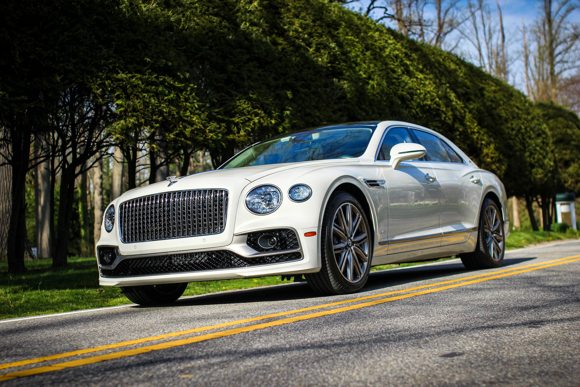 Bentley Flying Spur, Shaky step, Luxurious EV, Hybrid, 2000x1340 HD Desktop