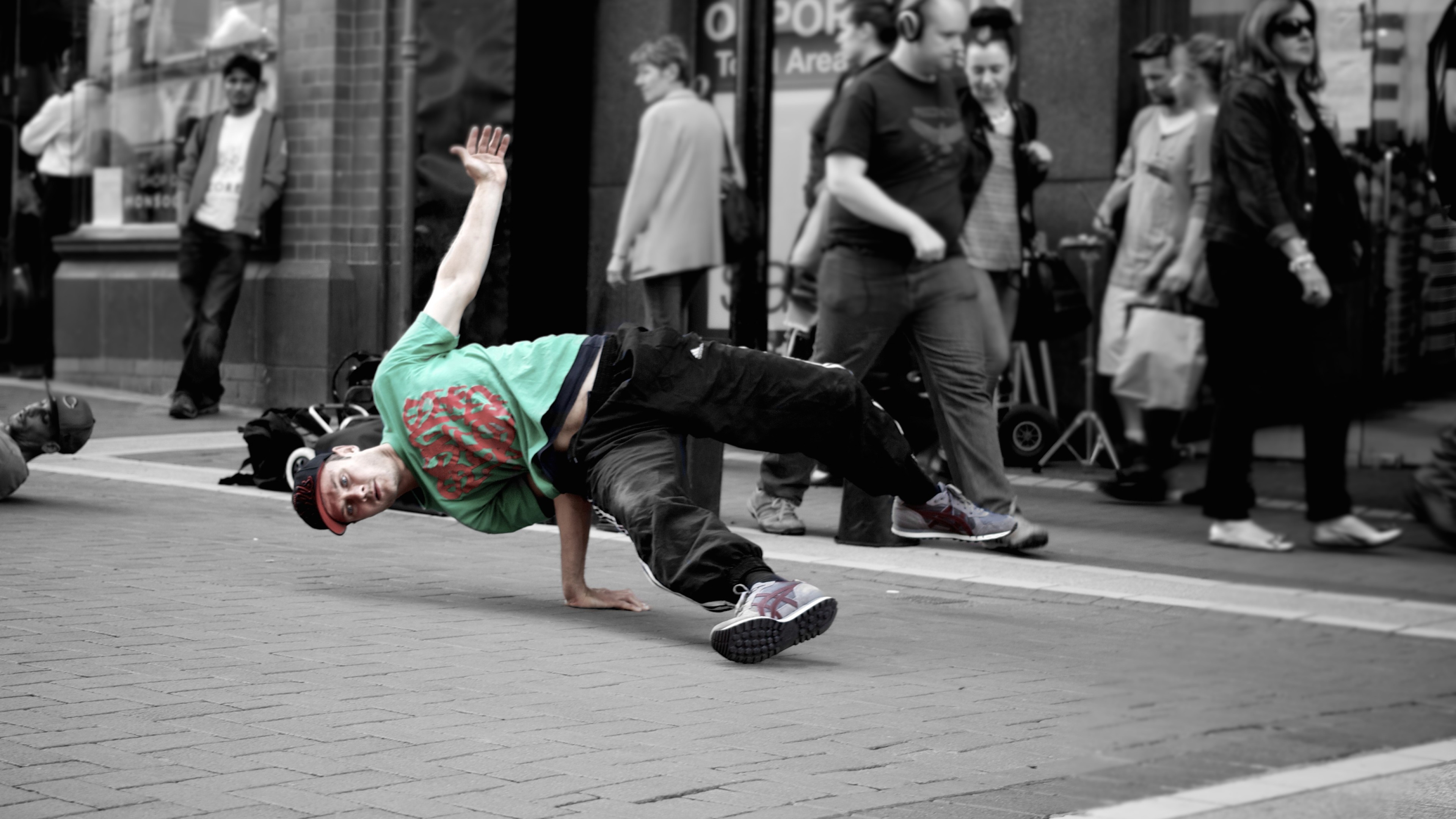 Breakdance wallpaper, Electrifying performances, Energetic rhythm, Dance revolution, 3840x2160 4K Desktop