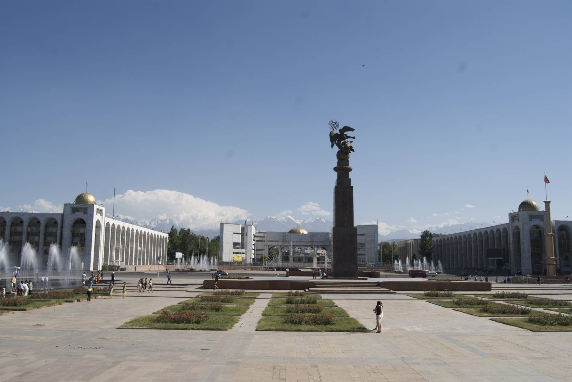 Bishkek, Kyrgyzstan, Bishkek 55a, Beautiful architecture, 1950x1300 HD Desktop