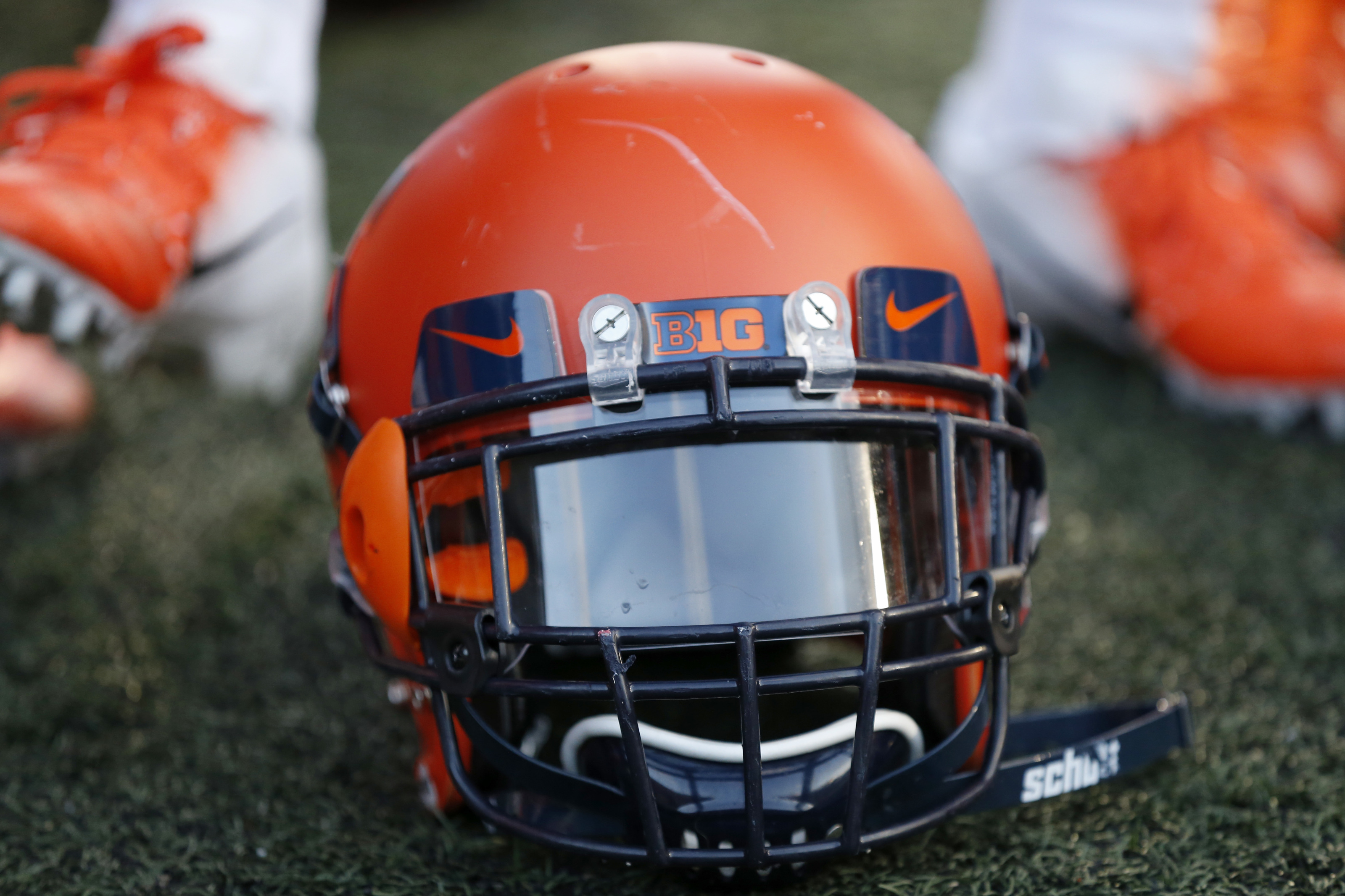 Illinois Fighting Illini football, Bolstering defense, 2023 edge recruit, Illinois football offer, 3200x2140 HD Desktop