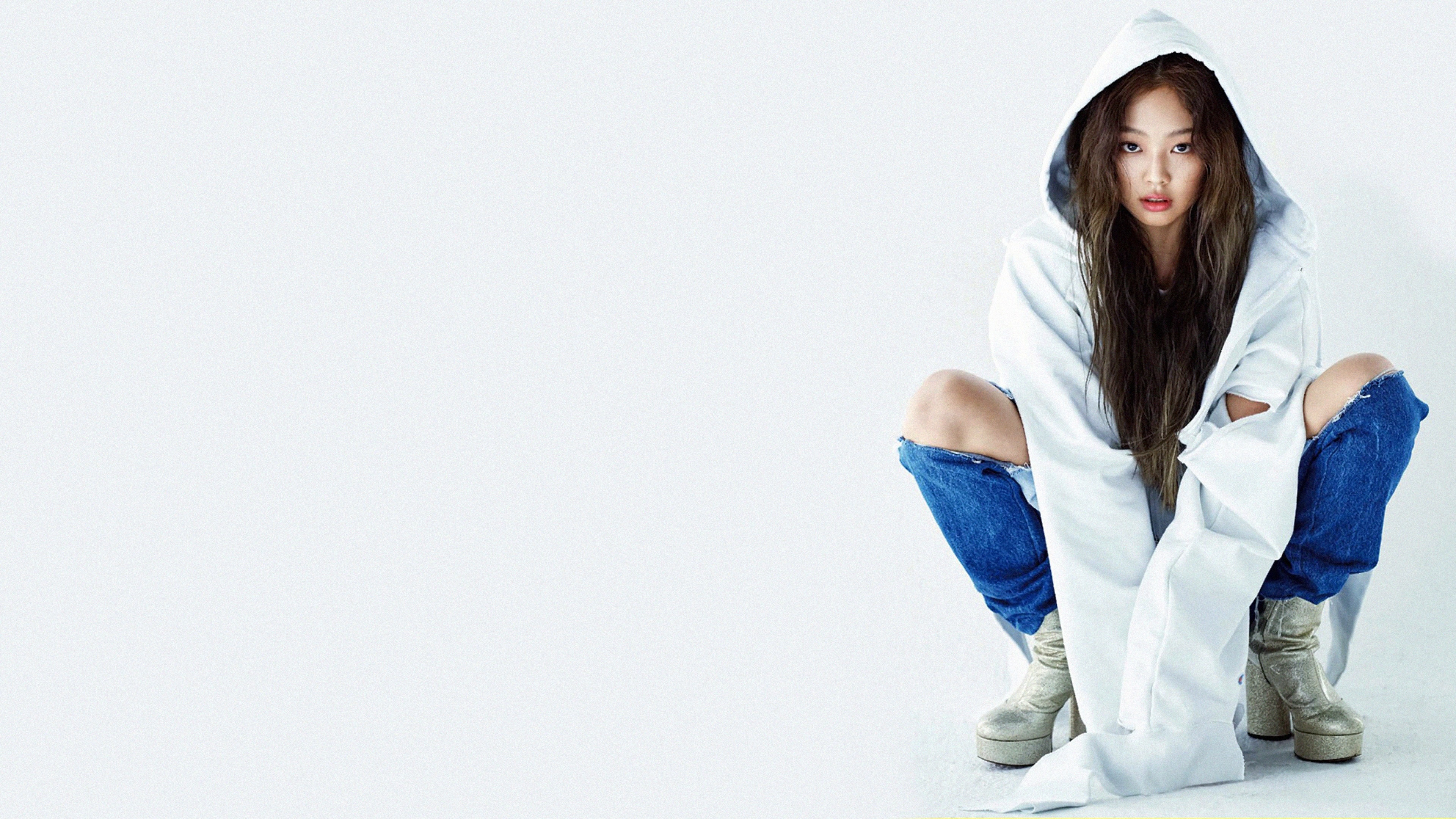 Jennie Kim, oversized white hoodie, silver platform boots, 4K Desktop wallpaper