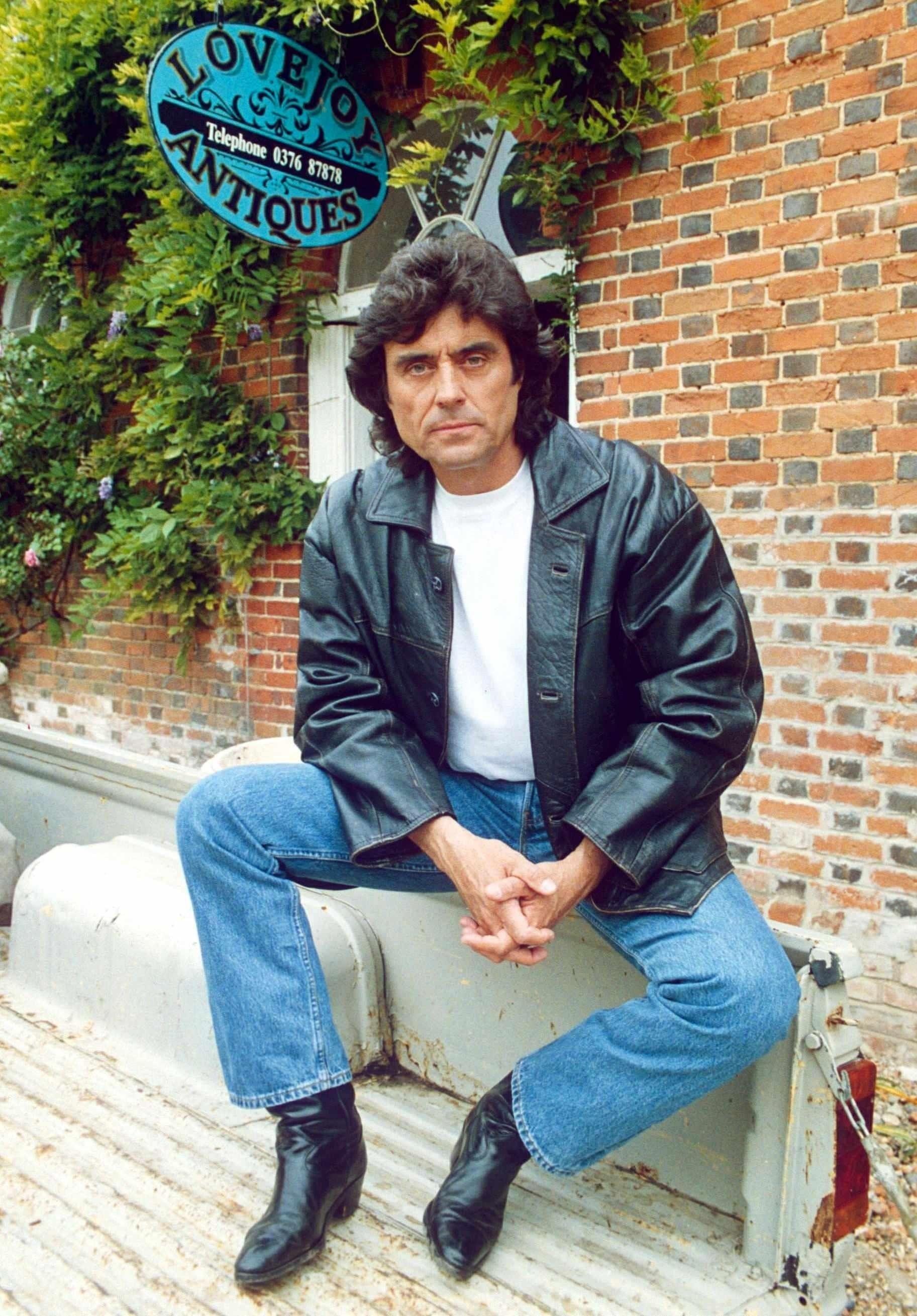 Ian McShane, Comedy commercials, Character actor, Blackburn, Lancashire, 1830x2620 HD Phone