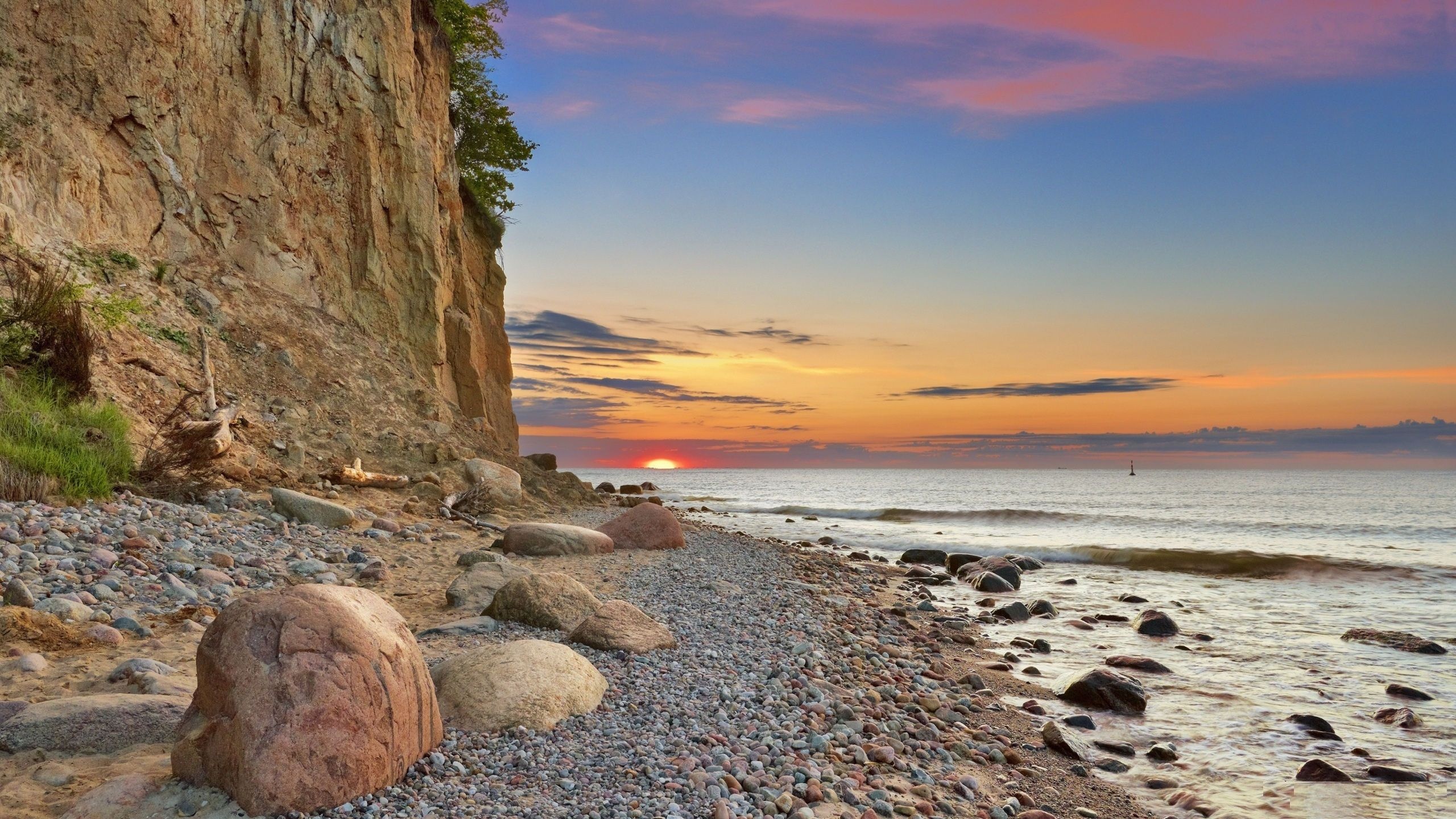 Zelenogradsk beach, Baltic Sea Wallpaper, 2560x1440 HD Desktop