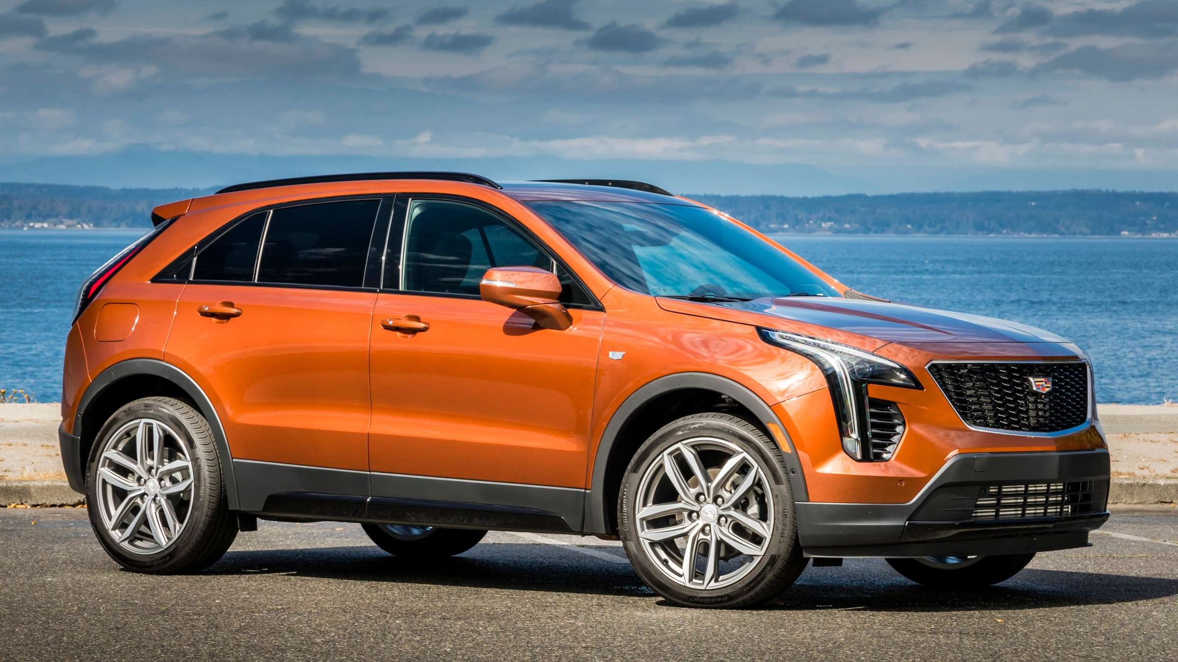 Cadillac XT4, Premium car, European debut, GM's luxury, 2400x1350 HD Desktop