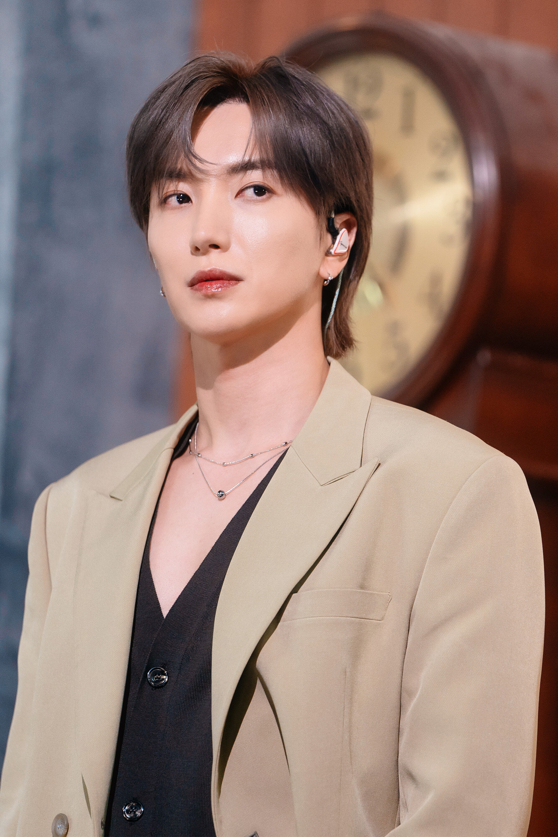 Leeteuk, Music artist, Super Junior member, SBS Inkigayo, 1800x2700 HD Phone