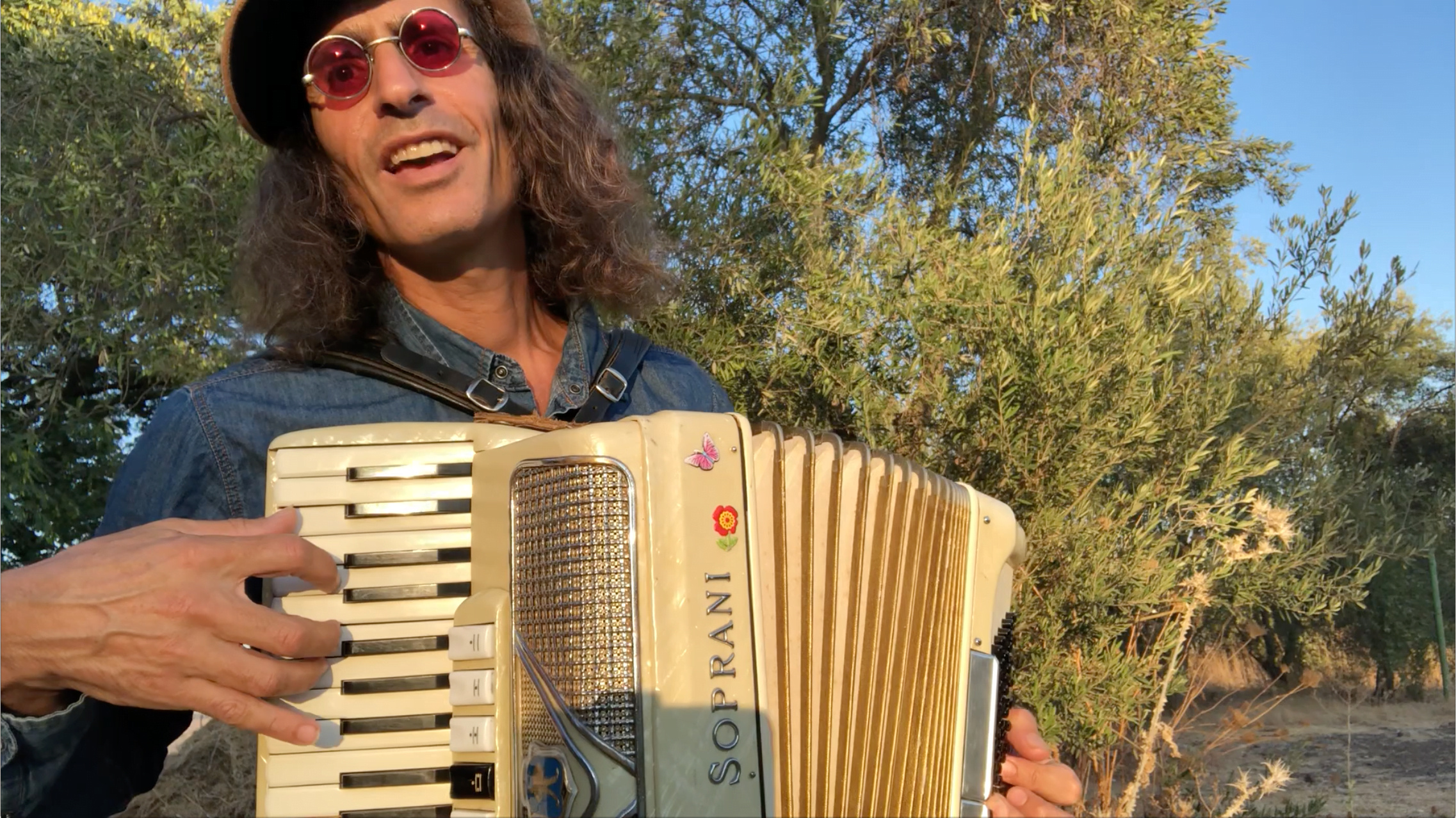 Gypsy world accordion, World accordion school, Assi rose productions, Rose productions, 2280x1280 HD Desktop