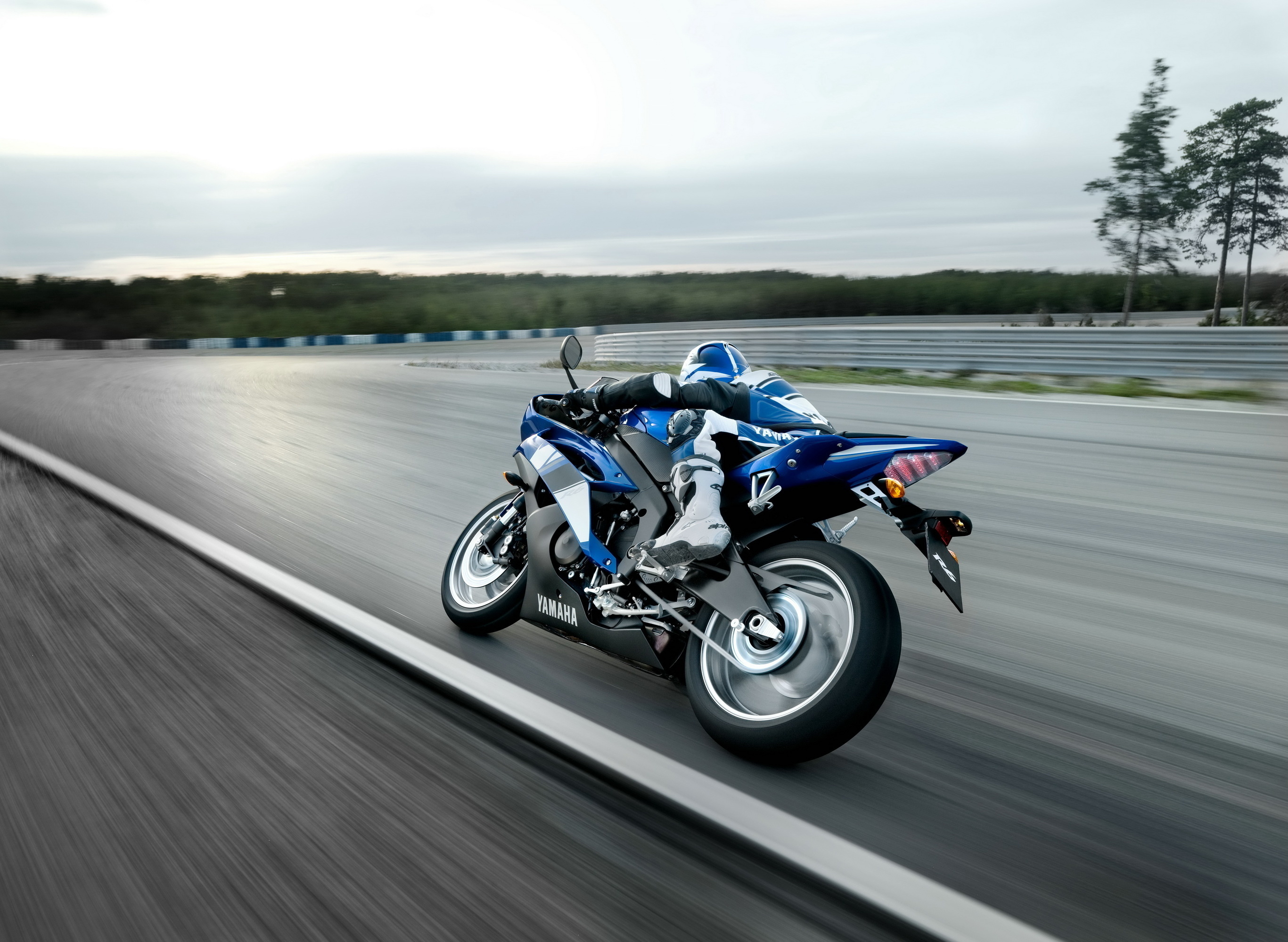 Yamaha YZF-R6, Motorcycle Racing Wallpaper, 2740x2000 HD Desktop