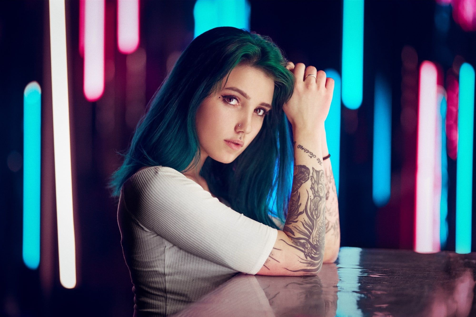 Dyed hair with piercing, Portrait of women, HD wallpaper, 2000x1340 HD Desktop