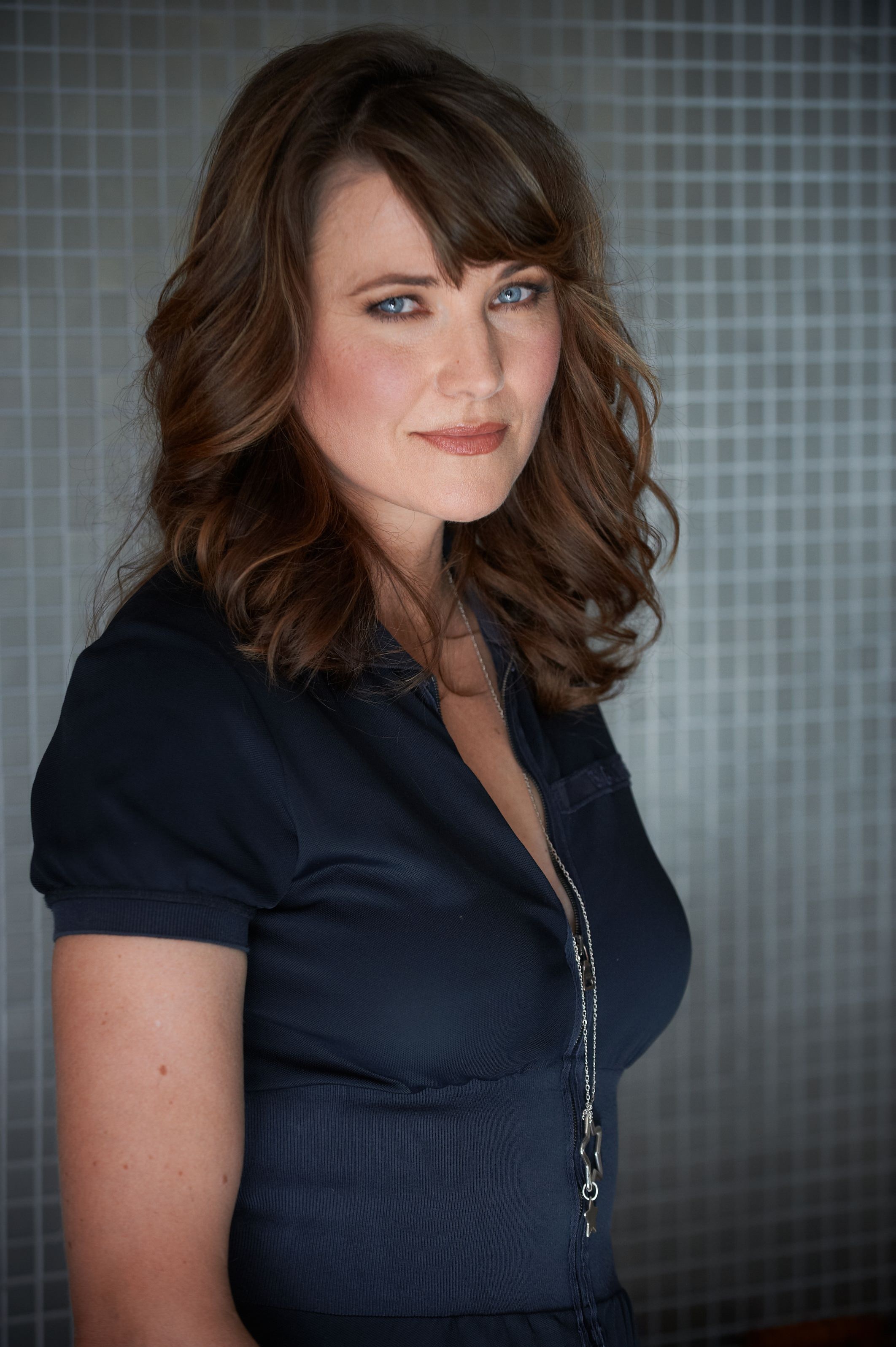 Lucy Lawless, Imgur, 2130x3200 HD Phone