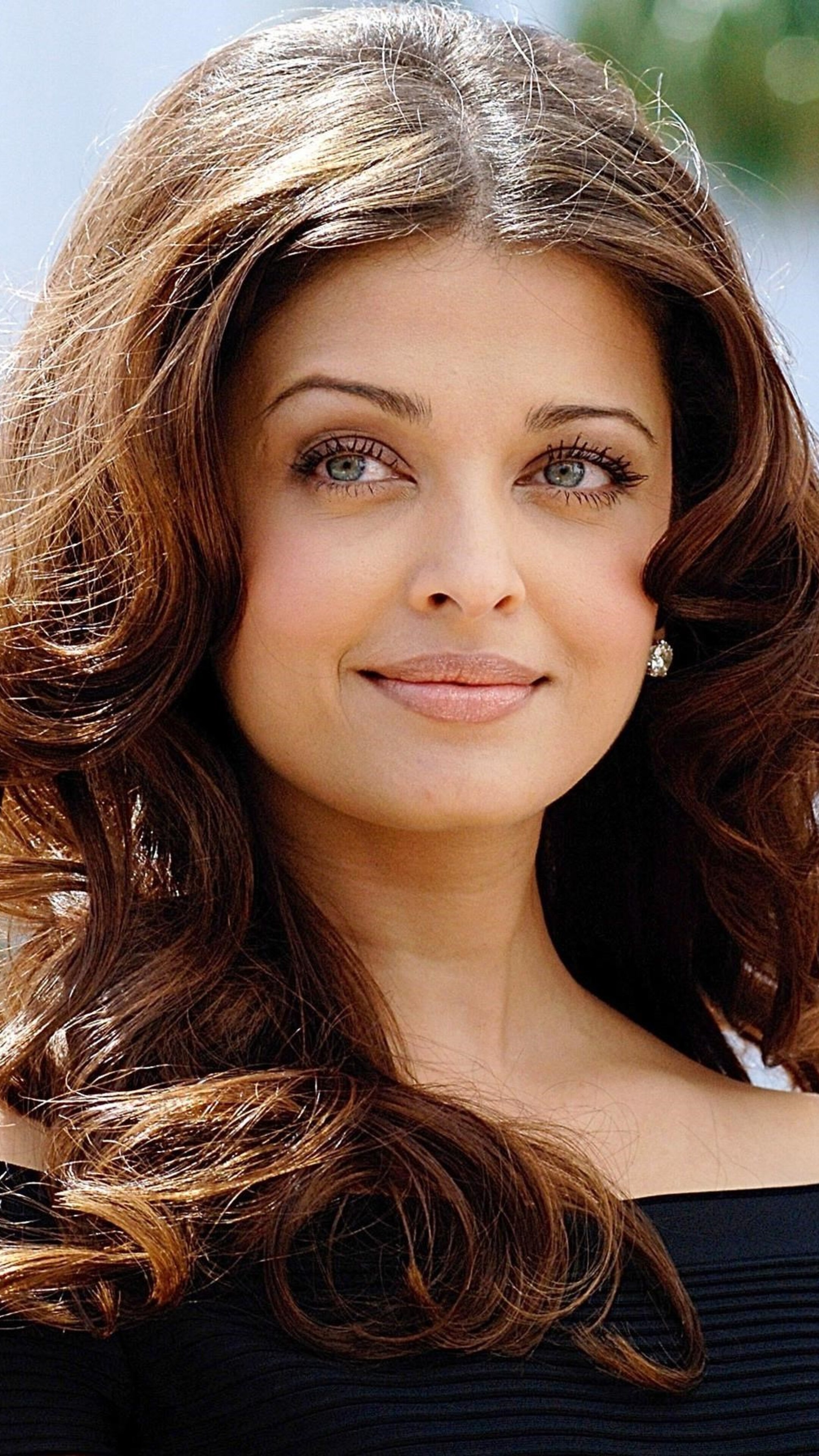 Aishwarya Rai, Sony Xperia wallpapers, HD 4K images, Beautiful photos, 2160x3840 4K Phone