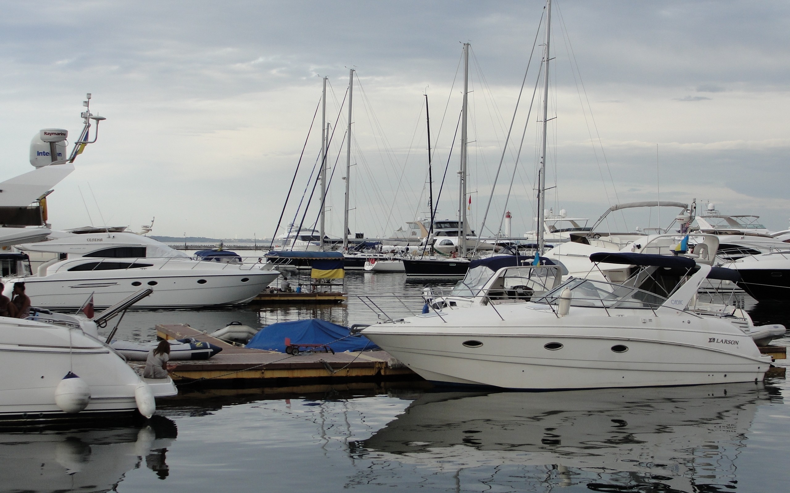 Harbor, Motorboat Wallpaper, 2560x1600 HD Desktop