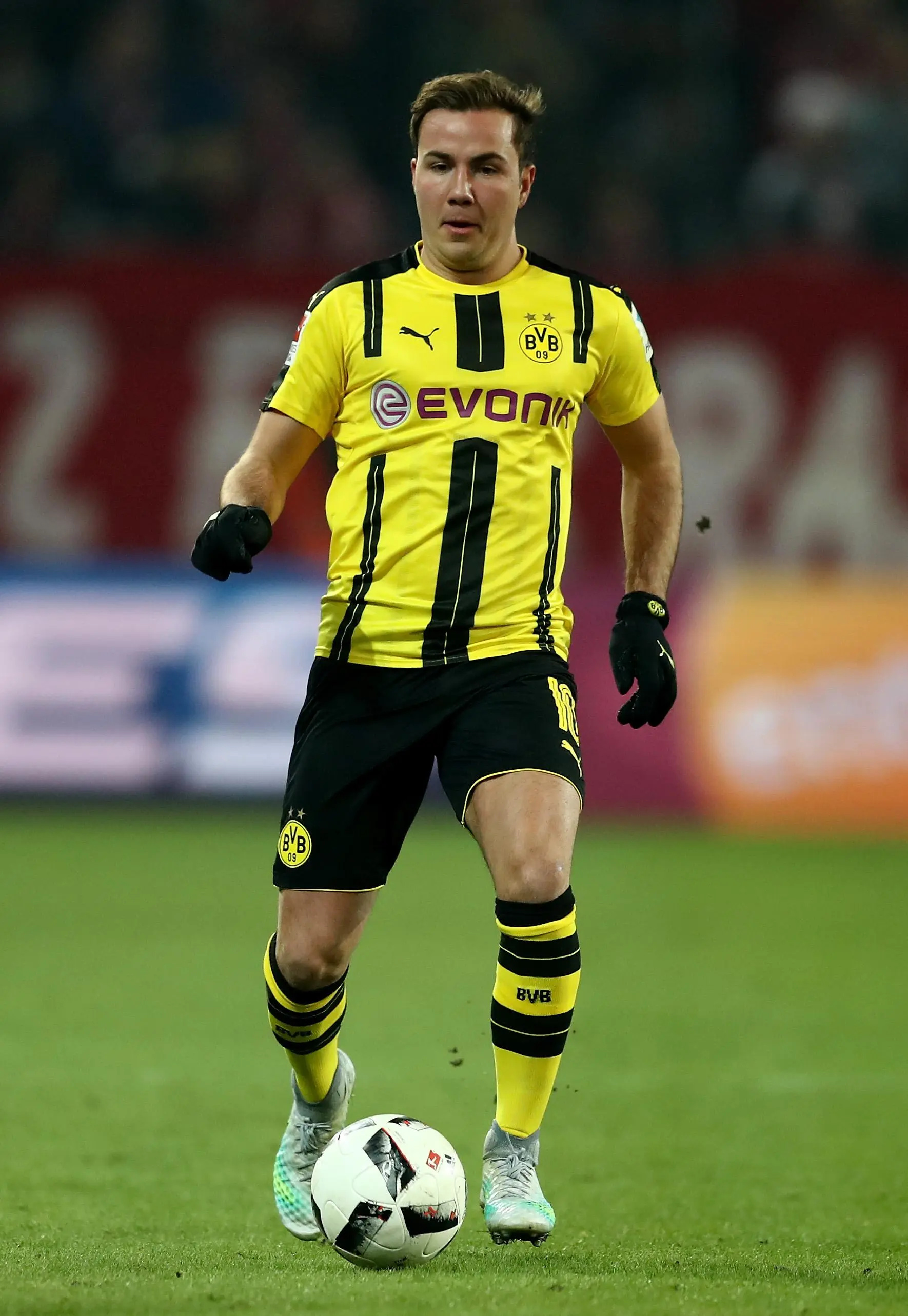 Mario Gotze, Full training, New season, Metabolic disturbances, 1770x2570 HD Phone