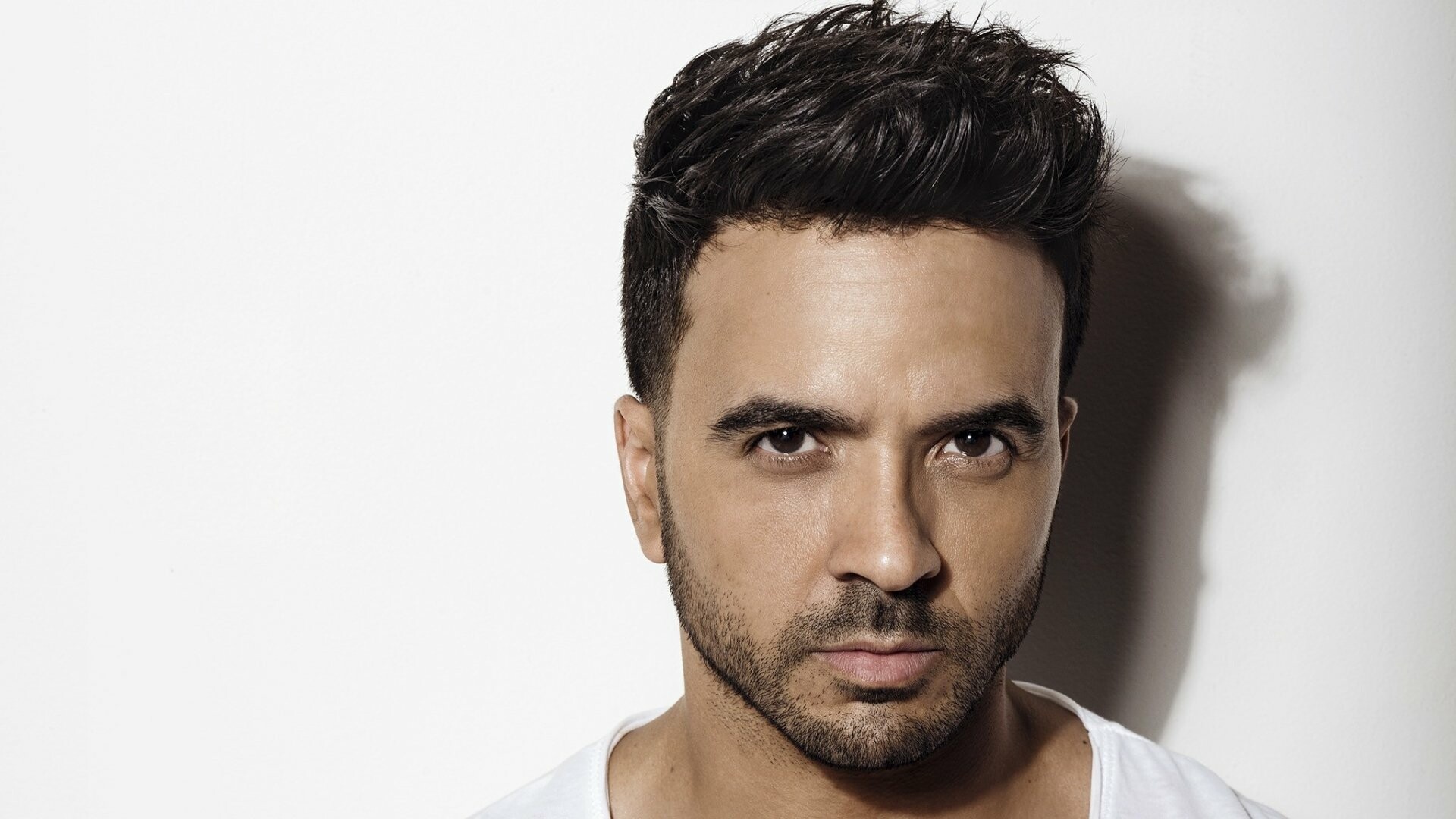 Luis Fonsi wallpapers, HD backgrounds, Music inspiration, 1920x1080 Full HD Desktop