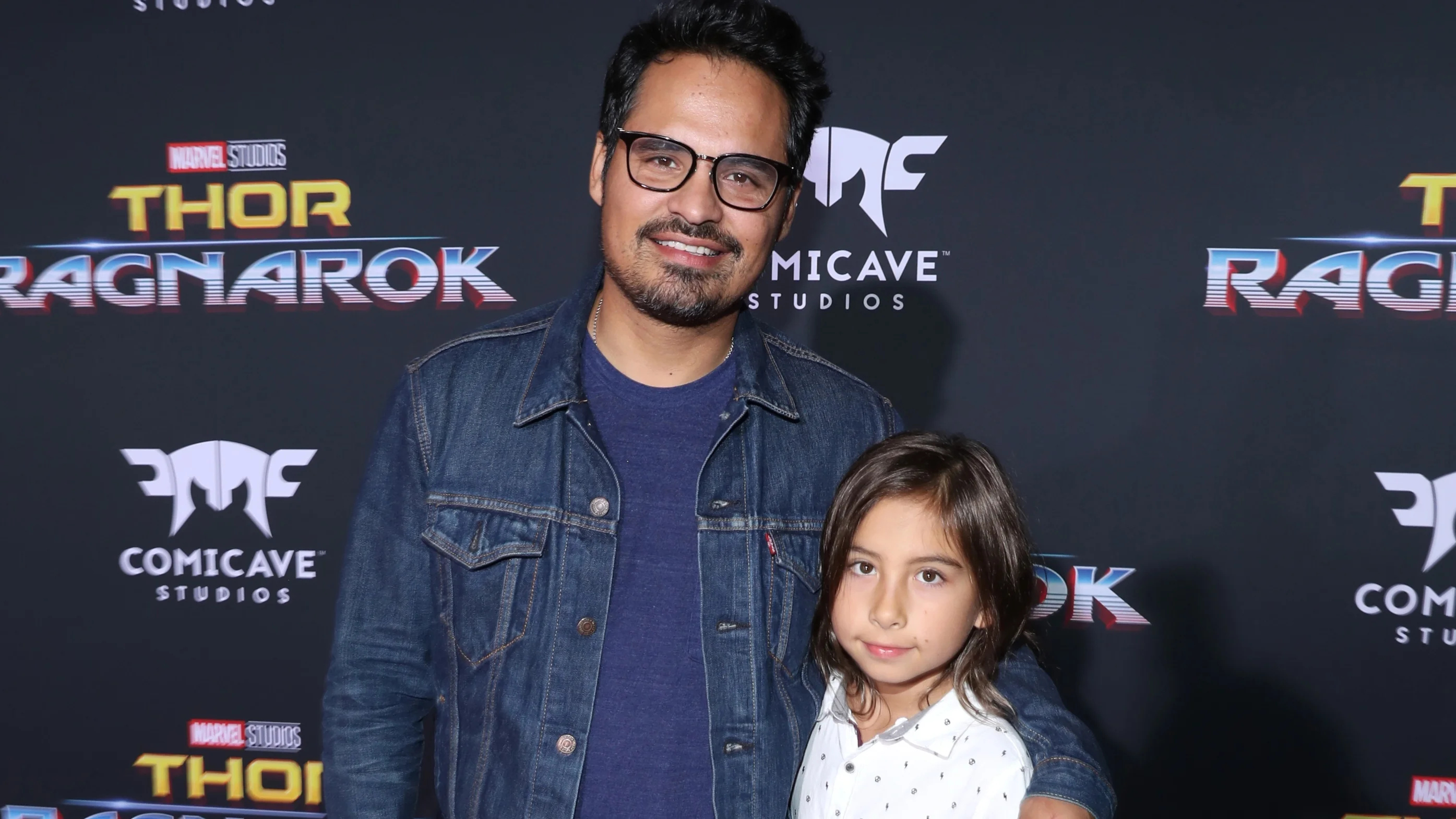 Michael Pena, Narcos Mexico star, Fatherhood influence, Exclusive interview, 2790x1570 HD Desktop