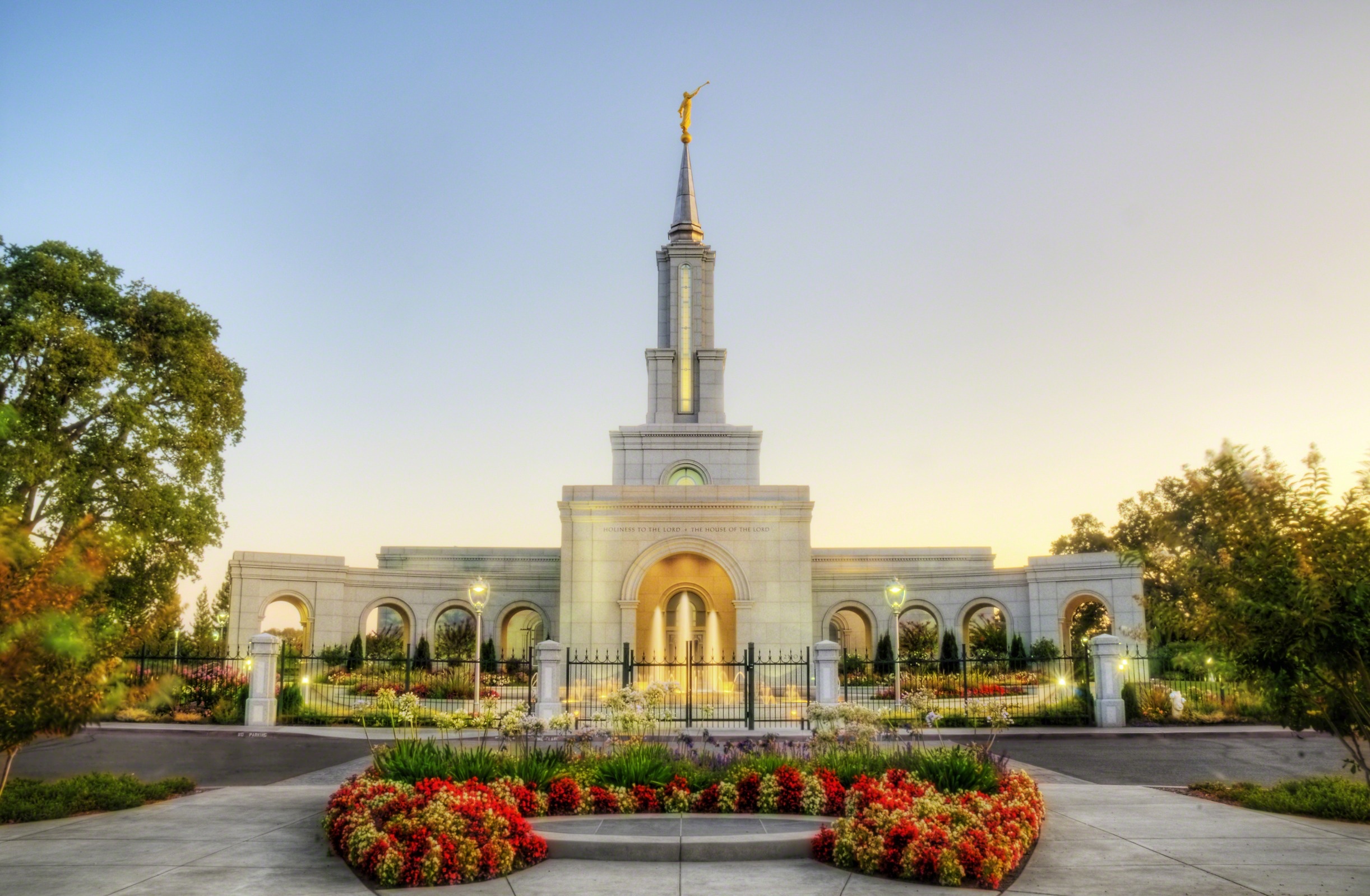 Sacramento, Temple wallpaper, BYU-I, Scroll, 2450x1600 HD Desktop