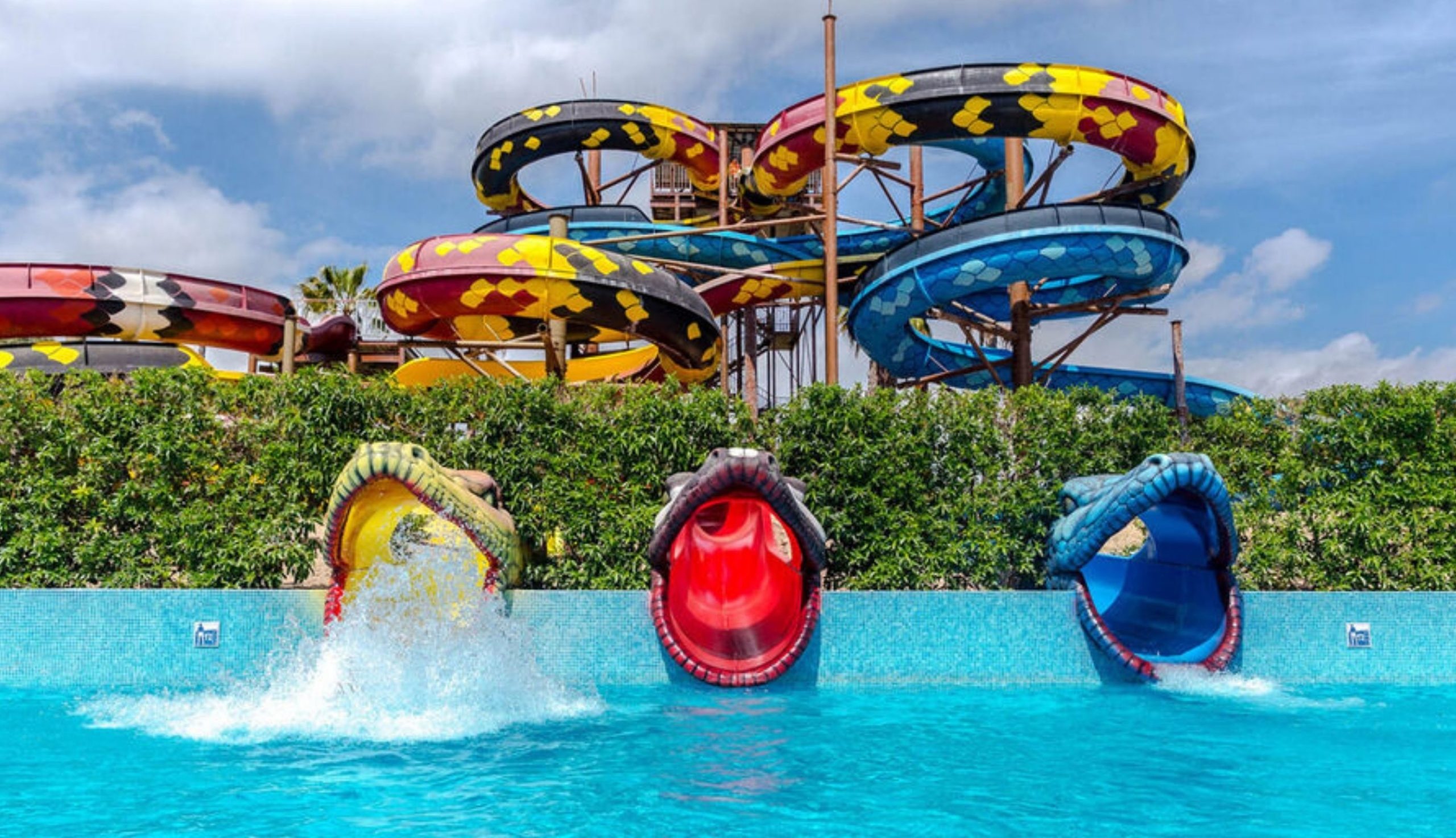 Best water parks in Europe, Adults fun in the sun, Thrilling rides, Water thrills, 2560x1480 HD Desktop