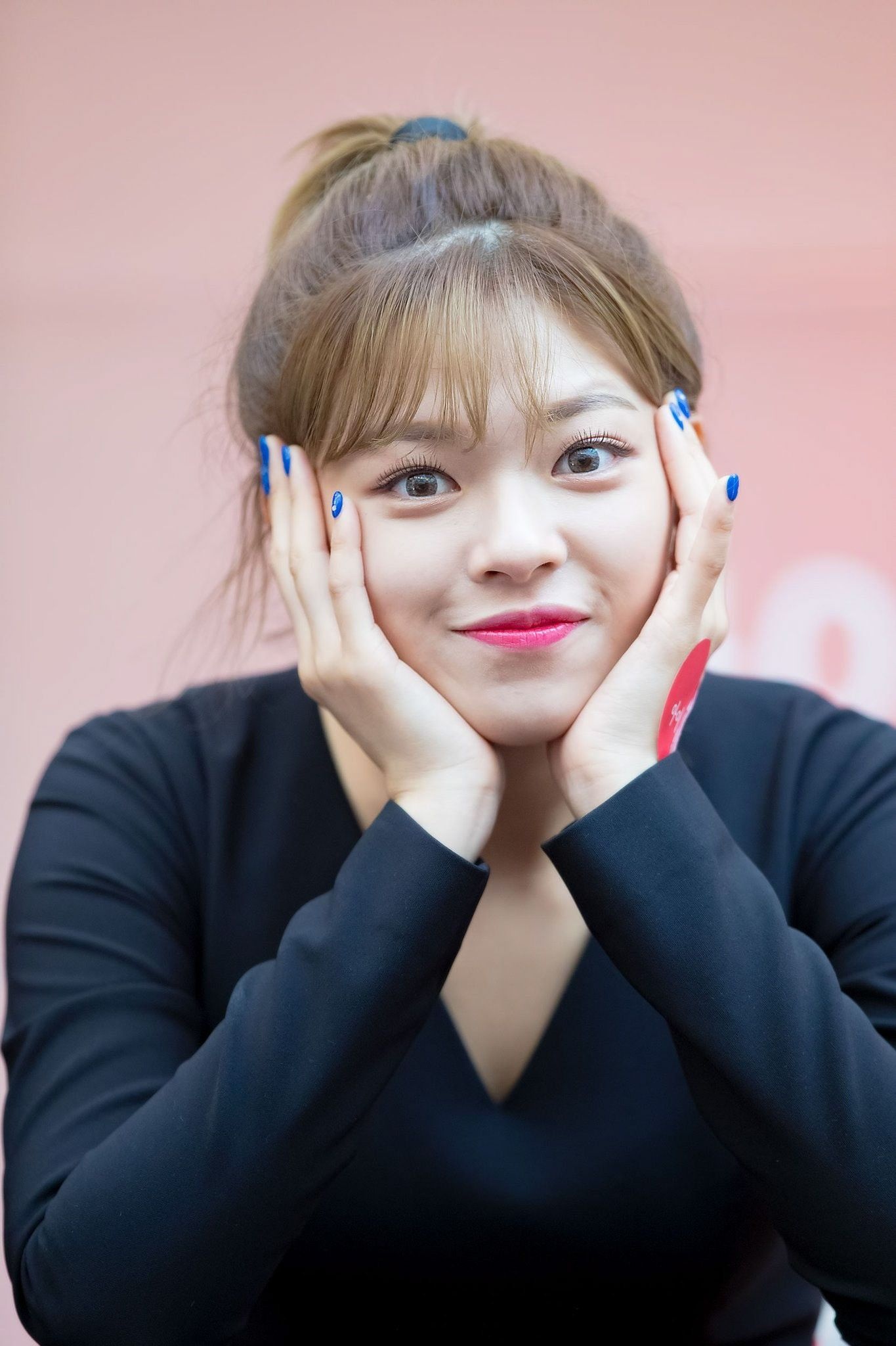 Jeongyeon (TWICE), Jeongyeon's fansign, Starfield event, TWICE in Suwon, 1370x2050 HD Phone