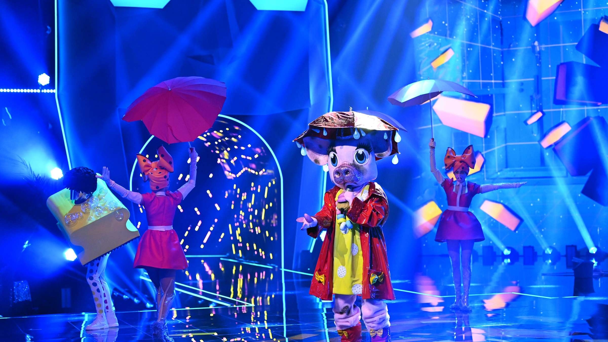 The Masked Singer, 2021 surprise, Schwein revelation, Star moderatorin, 2400x1350 HD Desktop