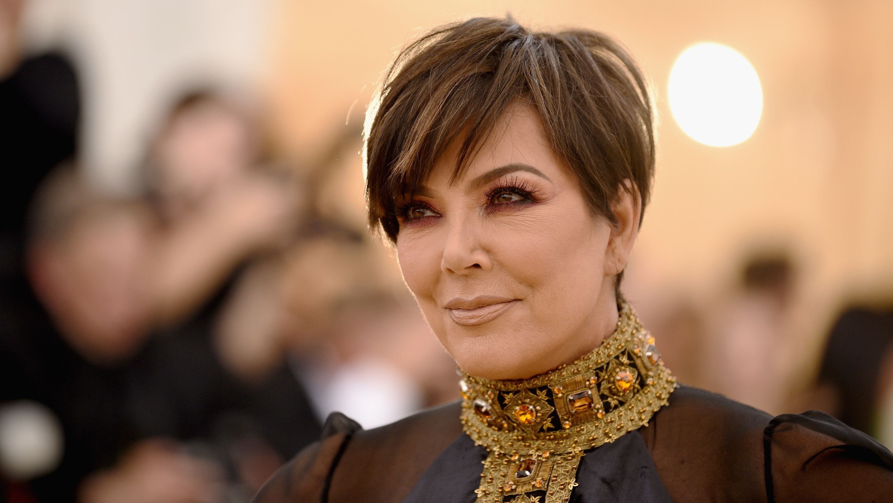 Kris Jenner, Hair transformation, Textured lob, 3000x1700 HD Desktop