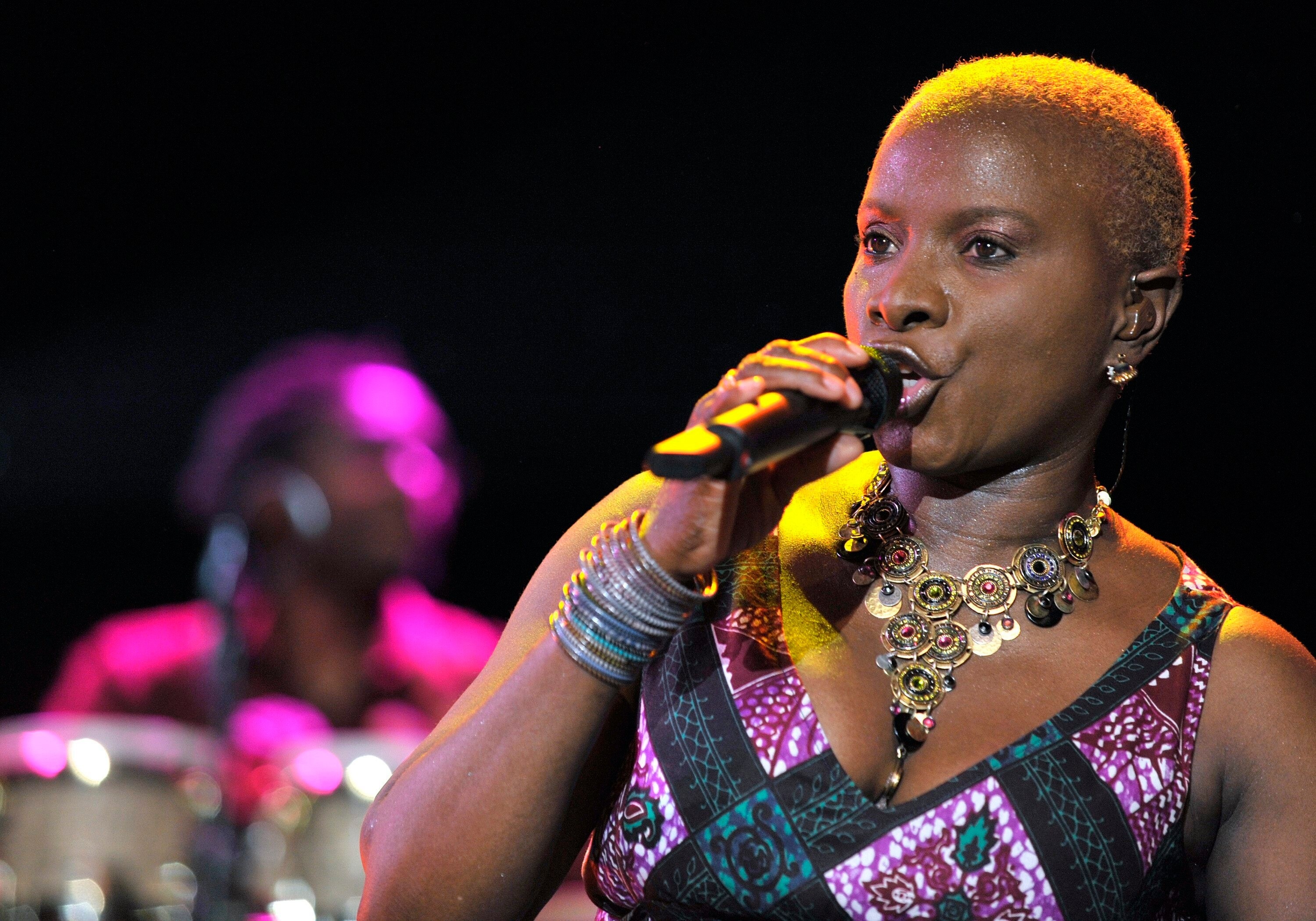 Angelique Kidjo (Music), Best of Angelique Kidjo, Swiss magazine feature, 3000x2100 HD Desktop