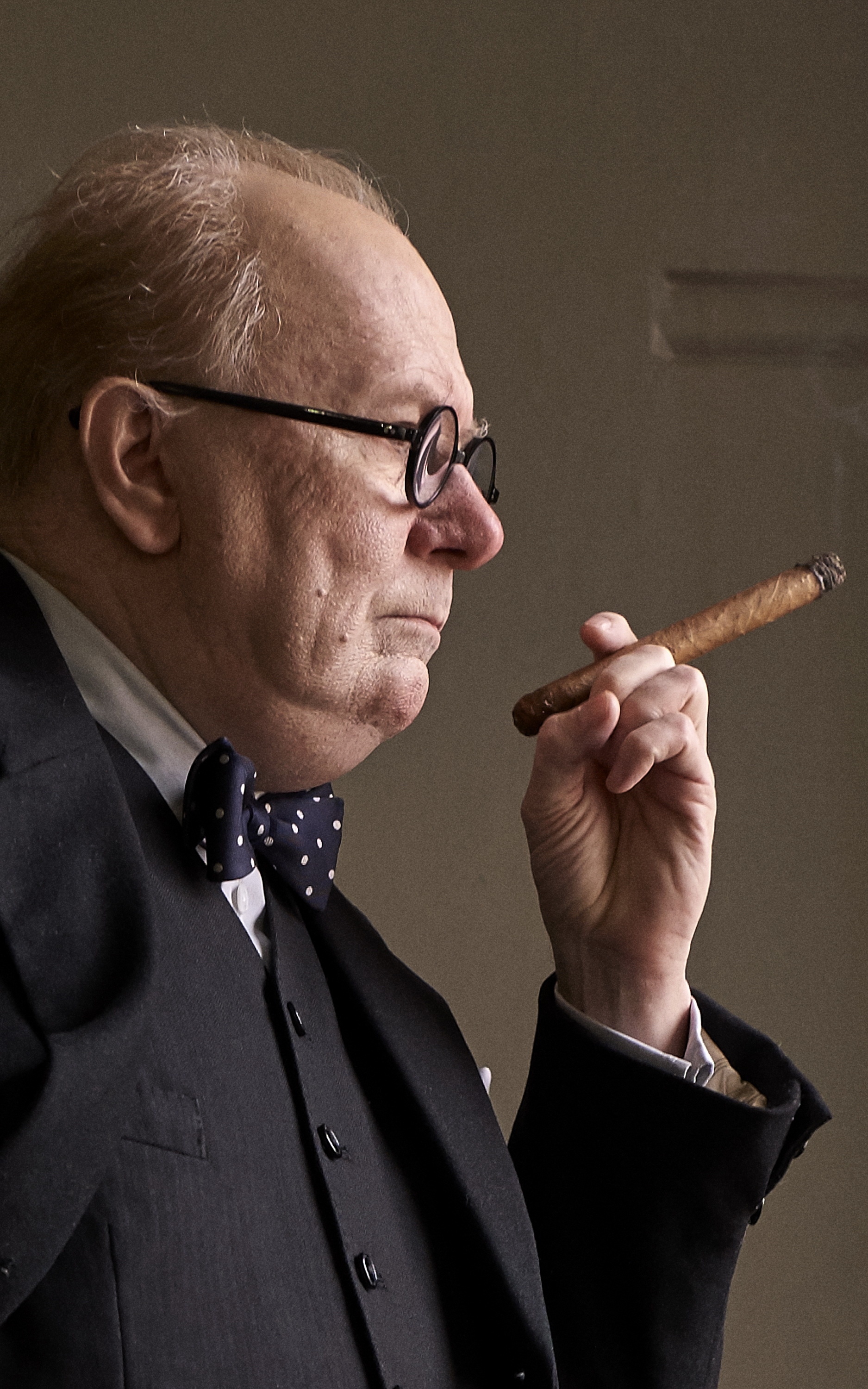 Darkest Hour, Mobile wallpapers, Movie in 4K, Stunning visuals, 1880x3000 HD Phone