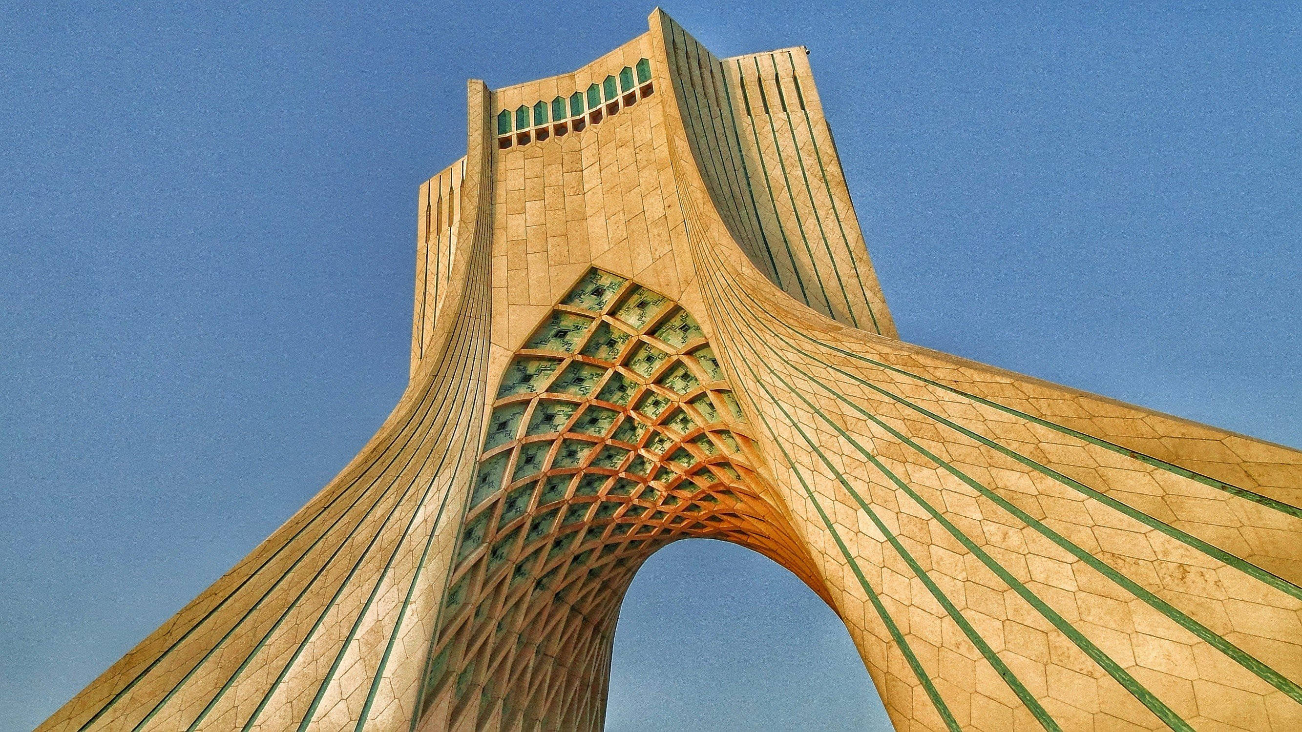 Azadi Tower, vaulted geometric arch, clear blue sky, HD Desktop wallpaper