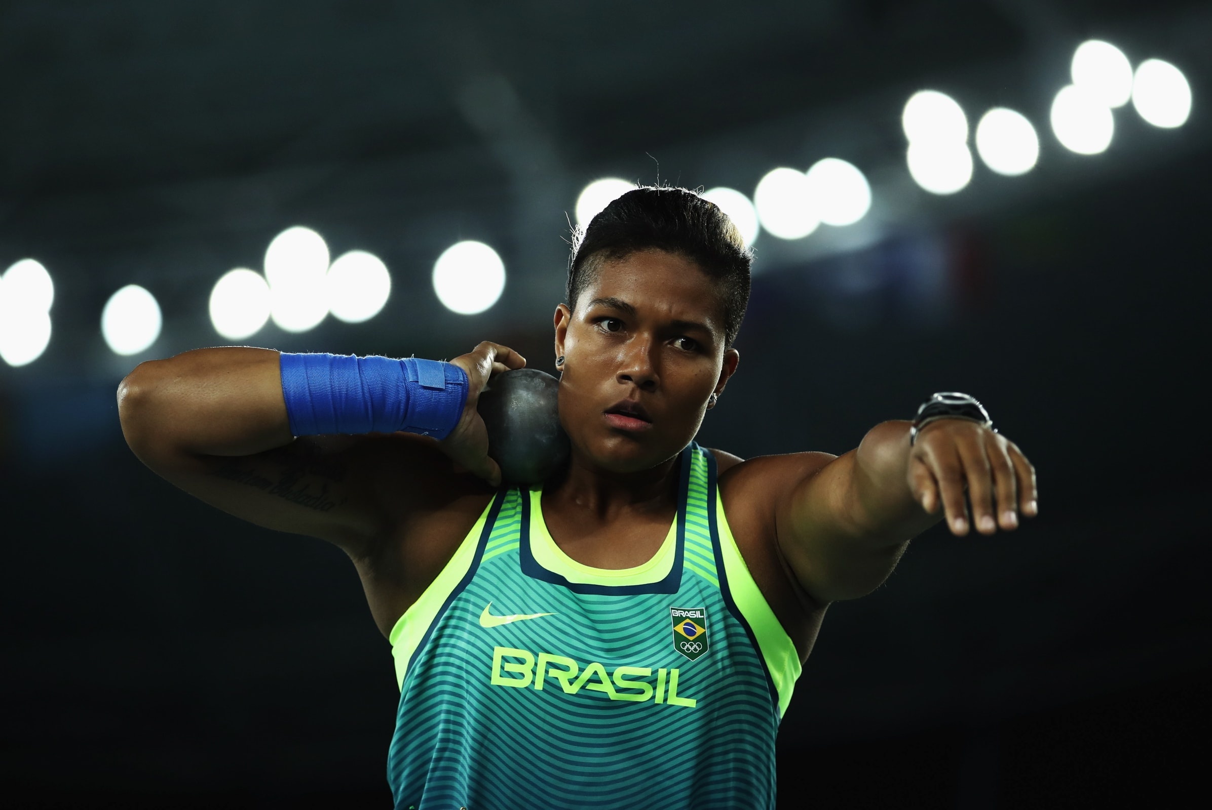 Shot Put, Women, Olympic athletics, 2400x1600 HD Desktop