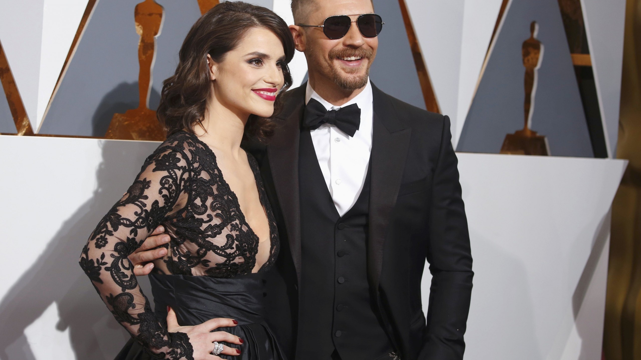 Tom Hardy, Charlotte Riley, Oscar 2016, red carpet, 2560x1440 HD Desktop