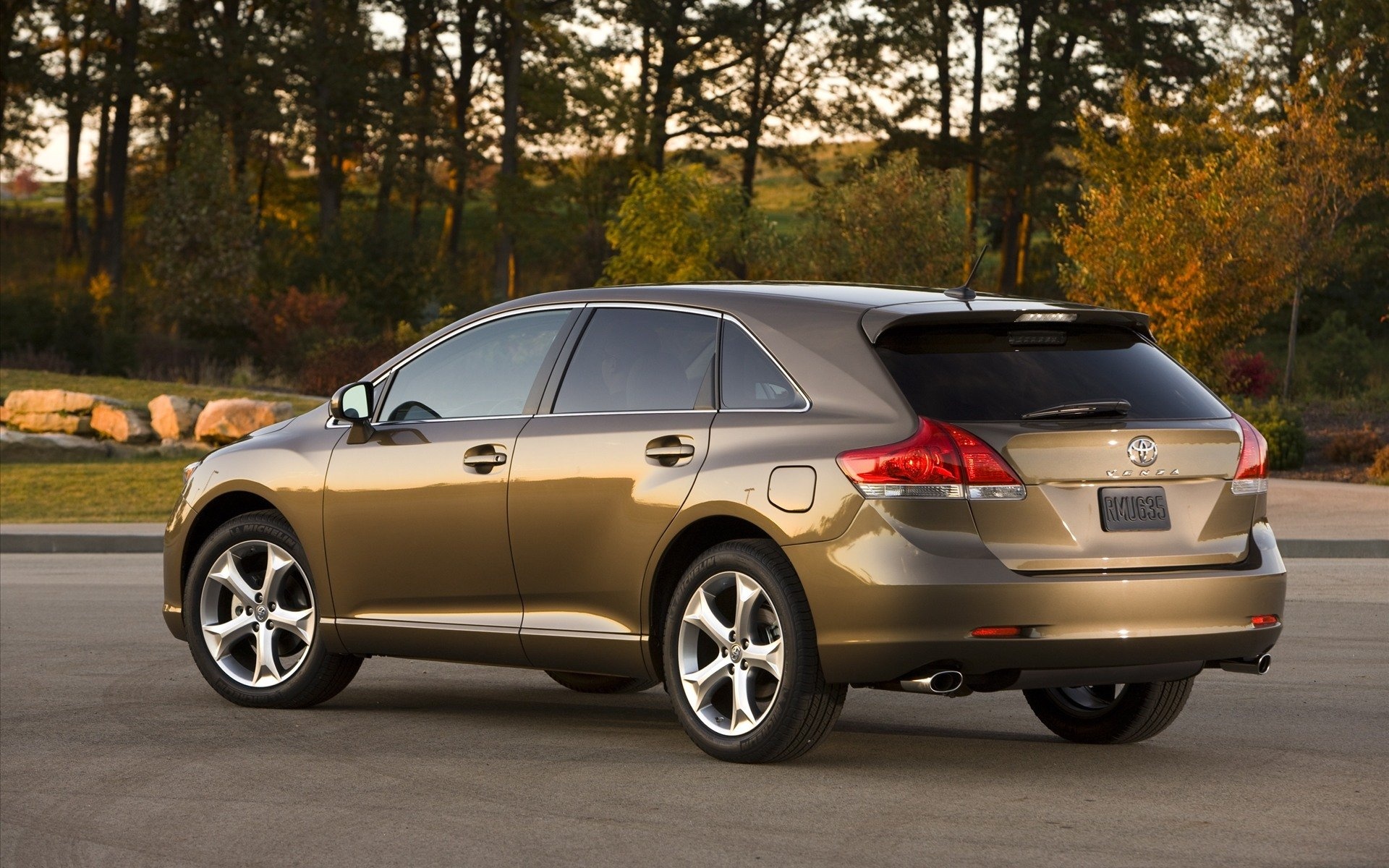 Toyota Venza, Stylish and sleek, Car wallpaper, Car image, 1920x1200 HD Desktop