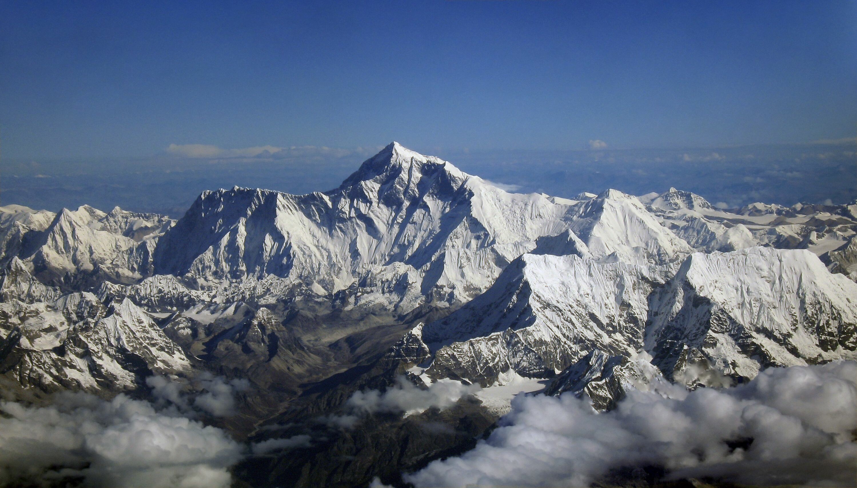 Mount Everest, 4k HD wallpapers, Serene, Mountain beauty, 3000x1710 HD Desktop