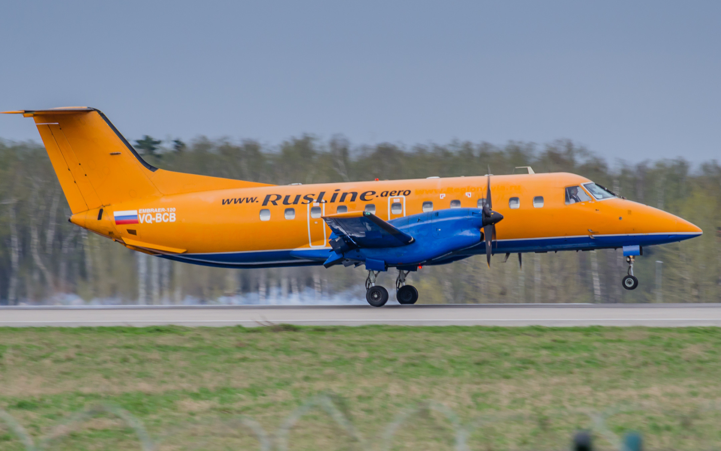 Embraer 120, VQ-BCB, Brasilia, Rusline, 2400x1500 HD Desktop