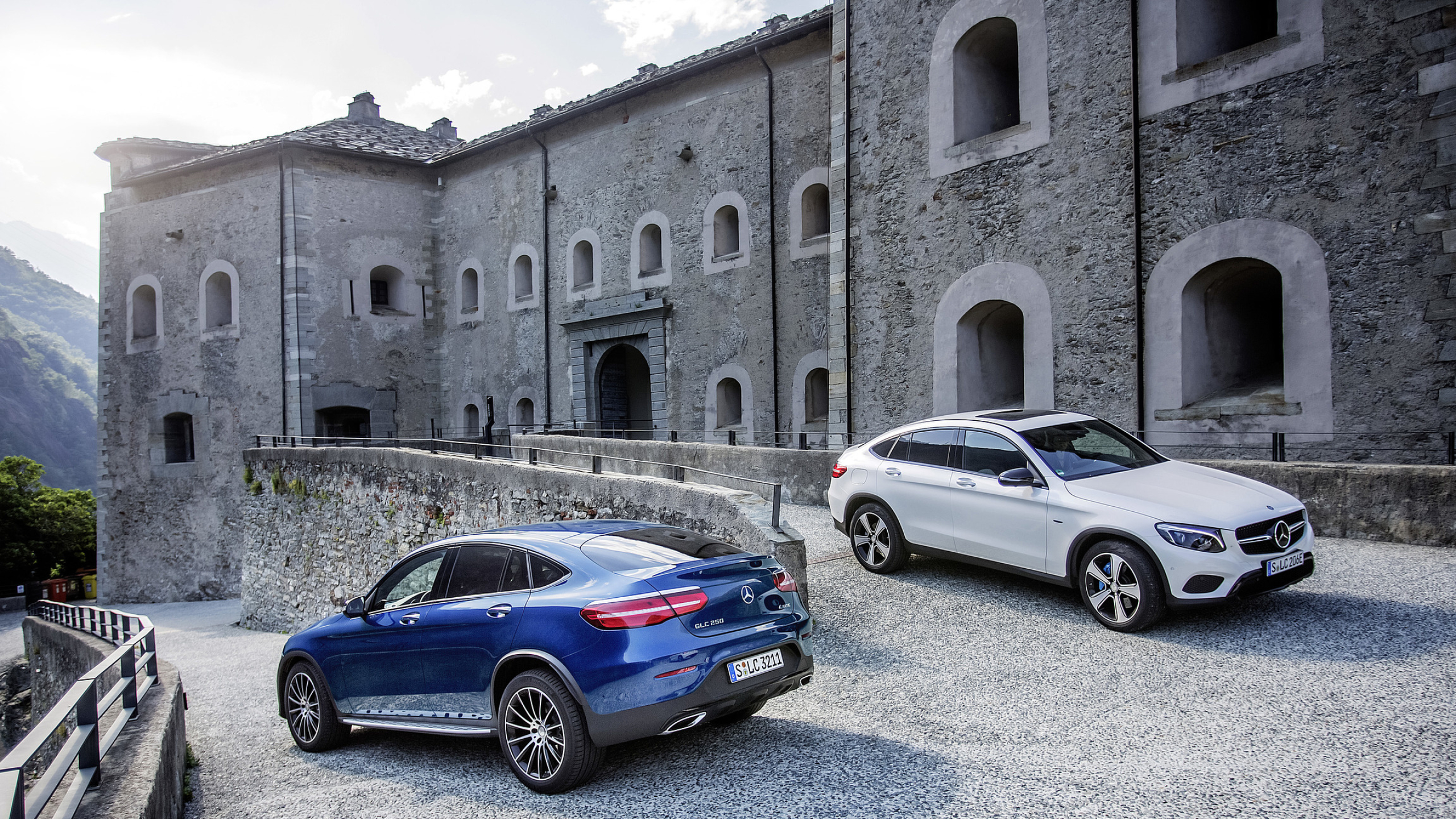 Mercedes-Benz GLC auto, Mercedes GLC wallpapers, Luxury SUV, Elegant design, 2560x1440 HD Desktop