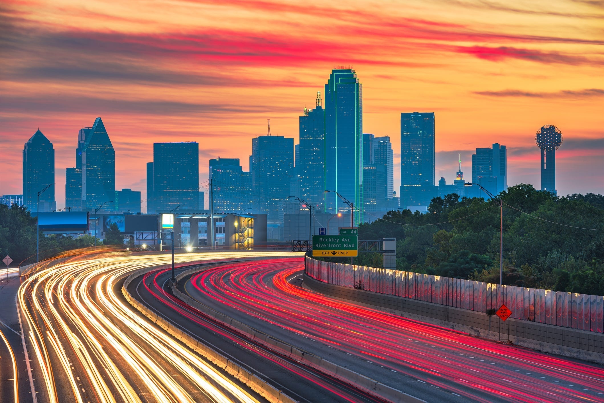 Dallas skyline, Goes blue, Support healthcare workers, 2120x1420 HD Desktop