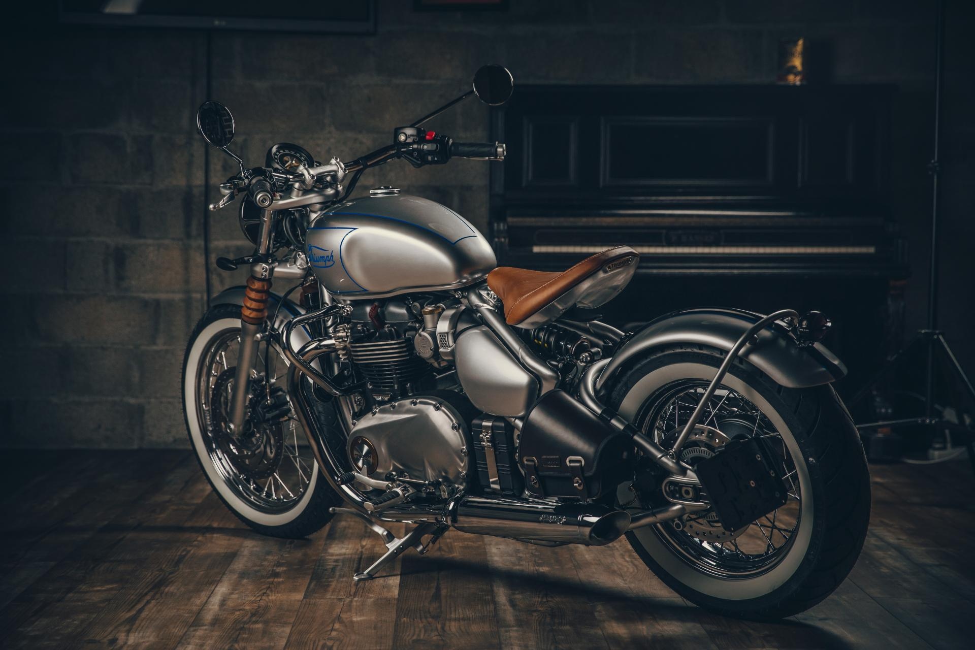 Triumph Bobber, Lanester Concessionnaire, Lorient 56, 1920x1280 HD Desktop