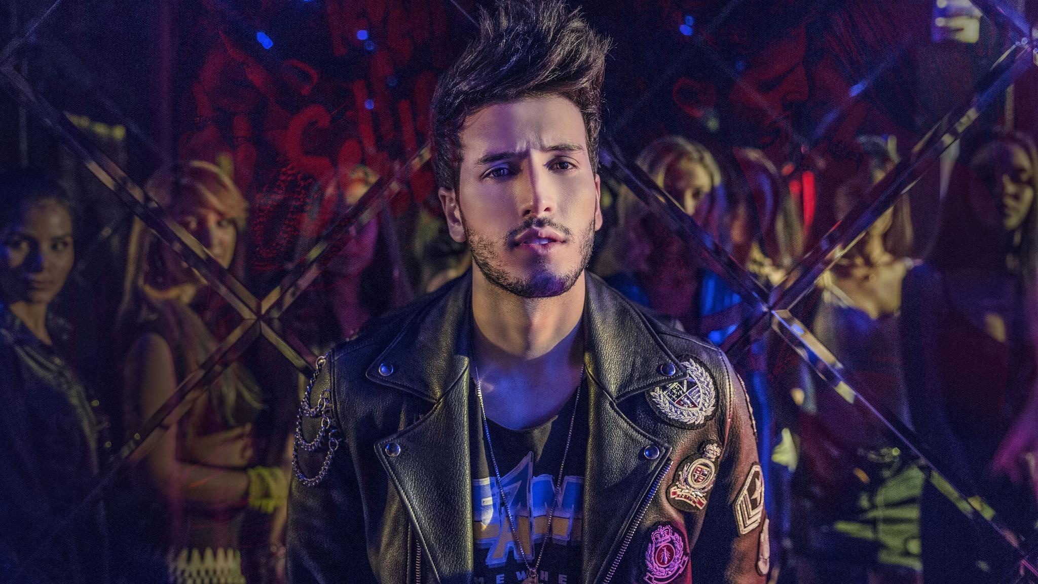 Sebastian Yatra, Musical prodigy, Captivating performances, Heartfelt lyrics, 2050x1160 HD Desktop