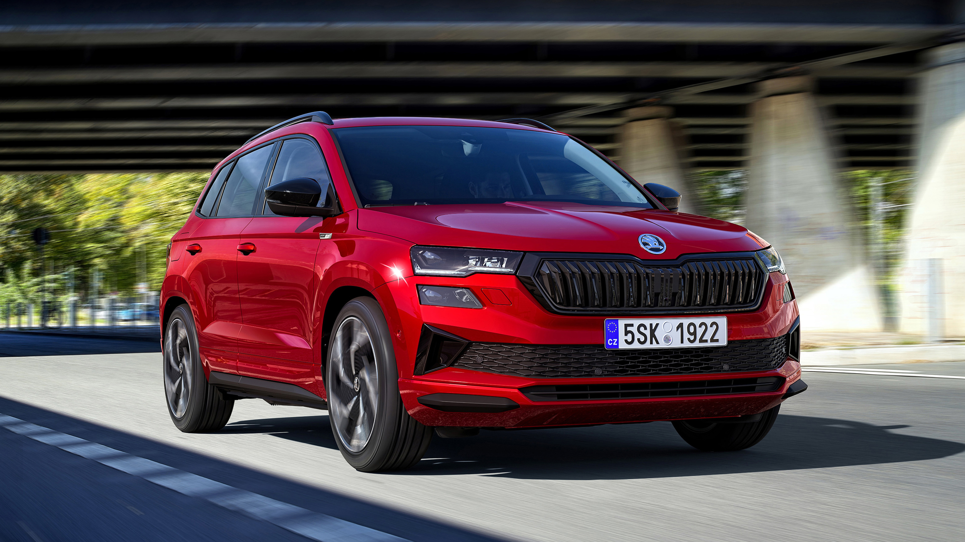 Skoda Karoq 4x4 sportline, Sporty SUV design, Dynamic performance, Modern technology, 3840x2160 4K Desktop