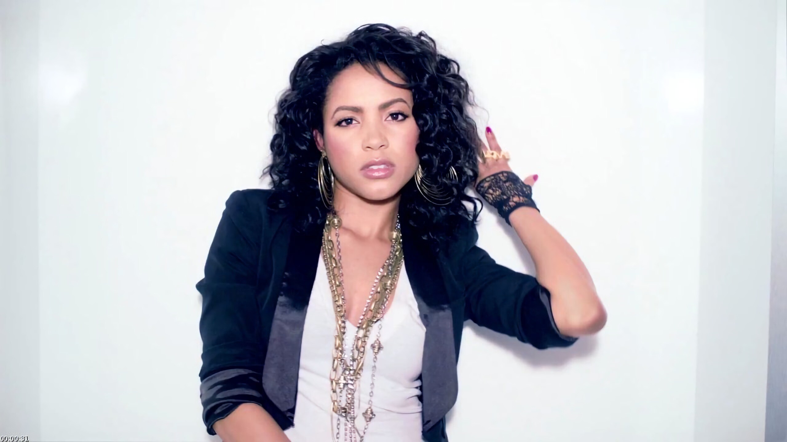 Soulful ballads, Emotional storytelling, Powerful vocals, Evocative lyrics, 2560x1440 HD Desktop