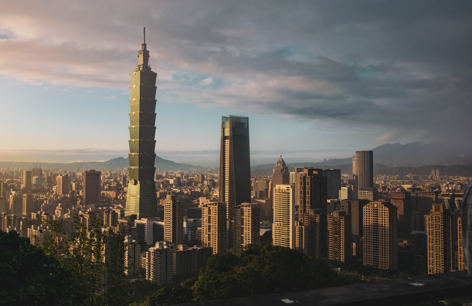 Taipei, Taiwan, Uneven recovery, Economist Intelligence Unit, 1980x1280 HD Desktop