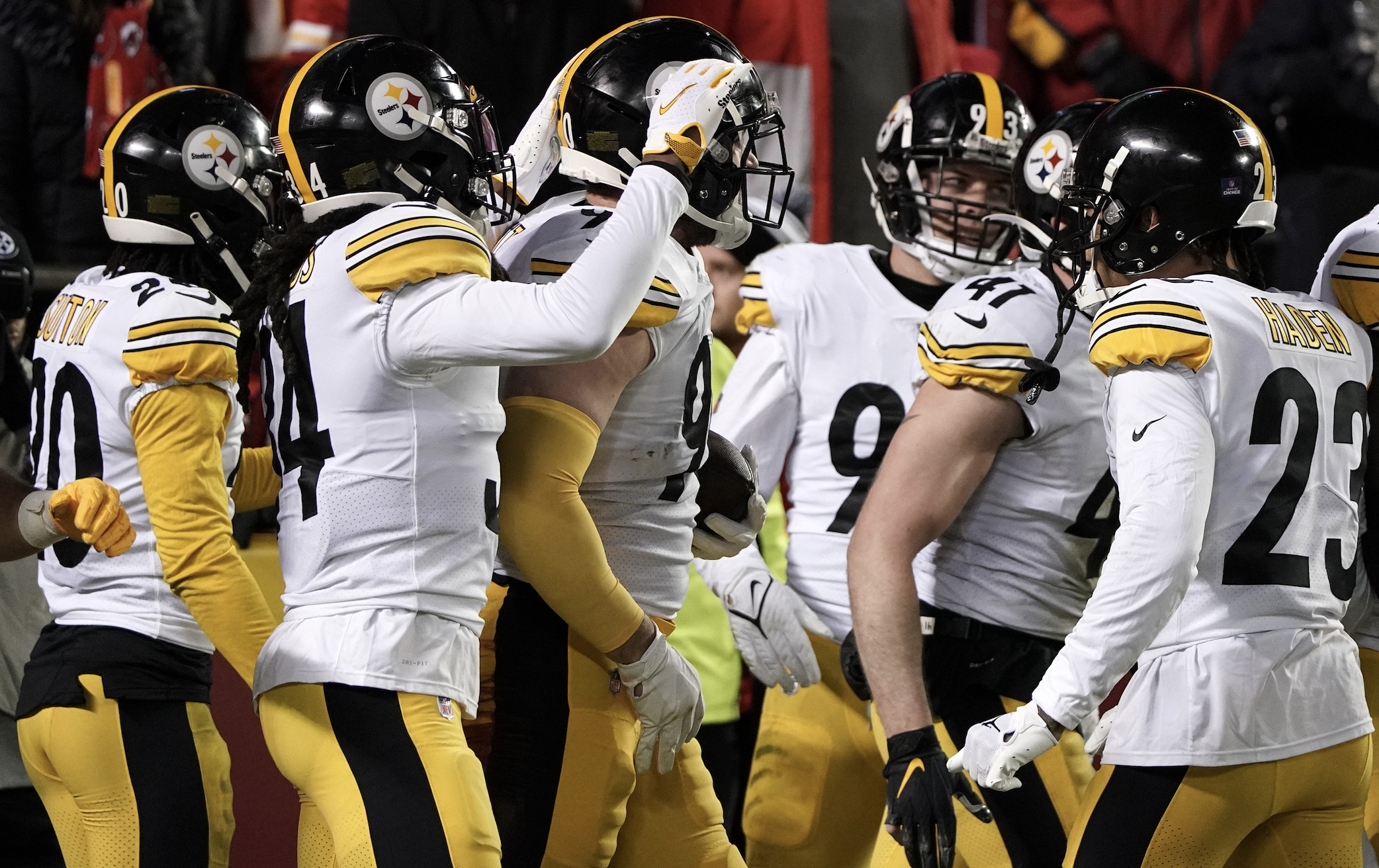 NFL ranking, Steelers underdogs, Player disrespect, Motivation fuel, Football debate, 2090x1320 HD Desktop