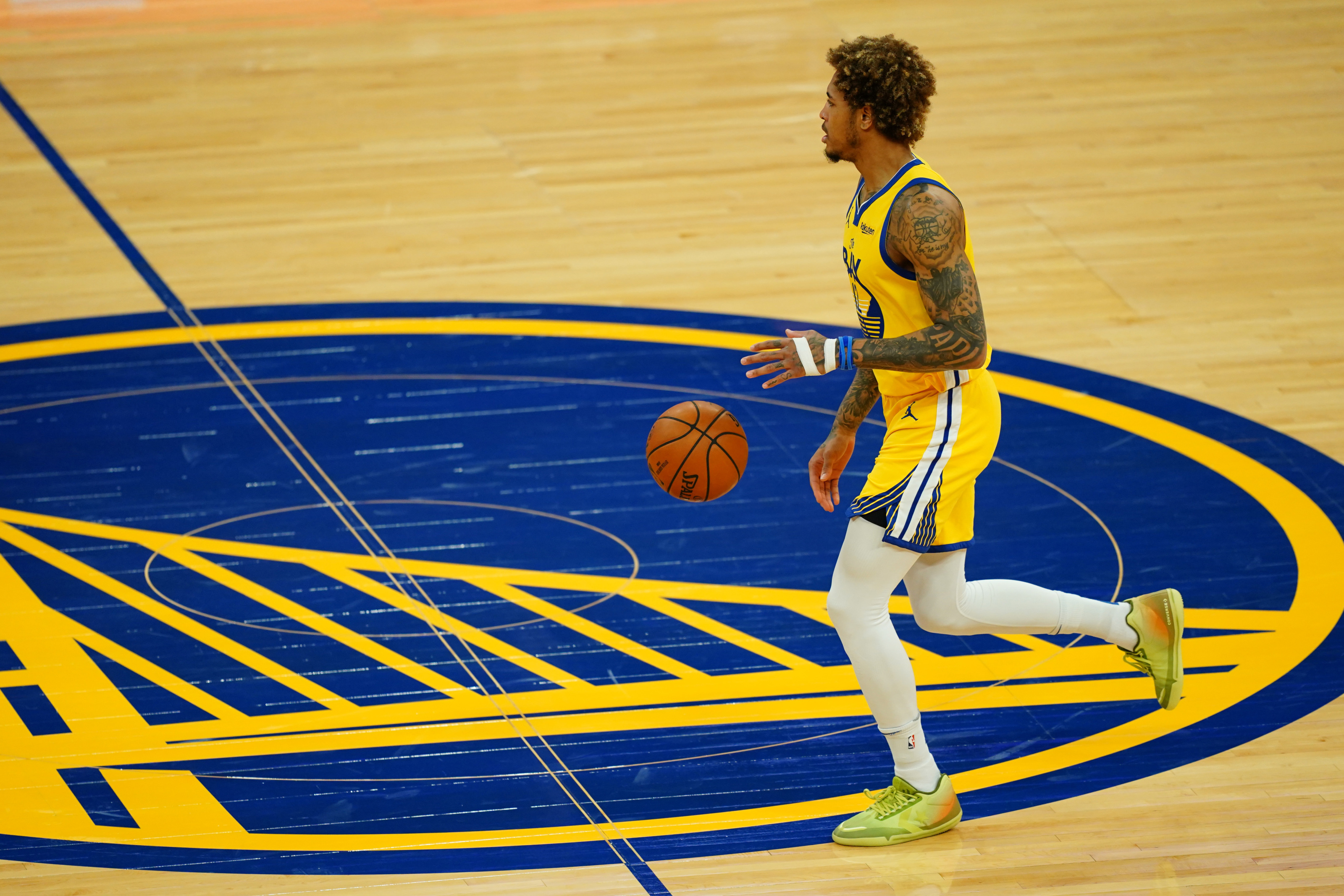 Chase Center, Kelly Oubre Wallpaper, 3200x2140 HD Desktop