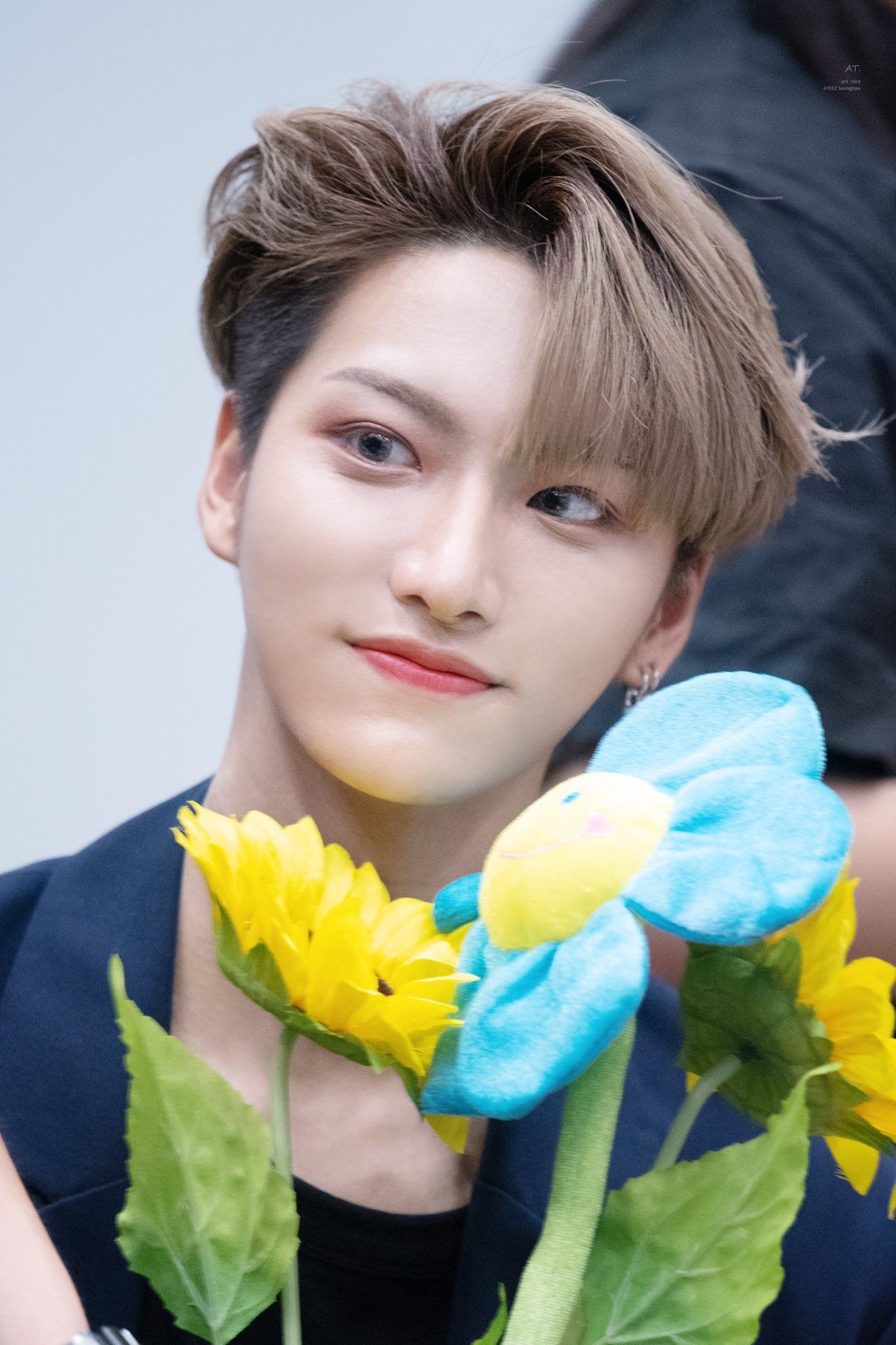 Boy Idols, Kim Hongjoong, ATEEZ Seonghwa, 1370x2050 HD Phone