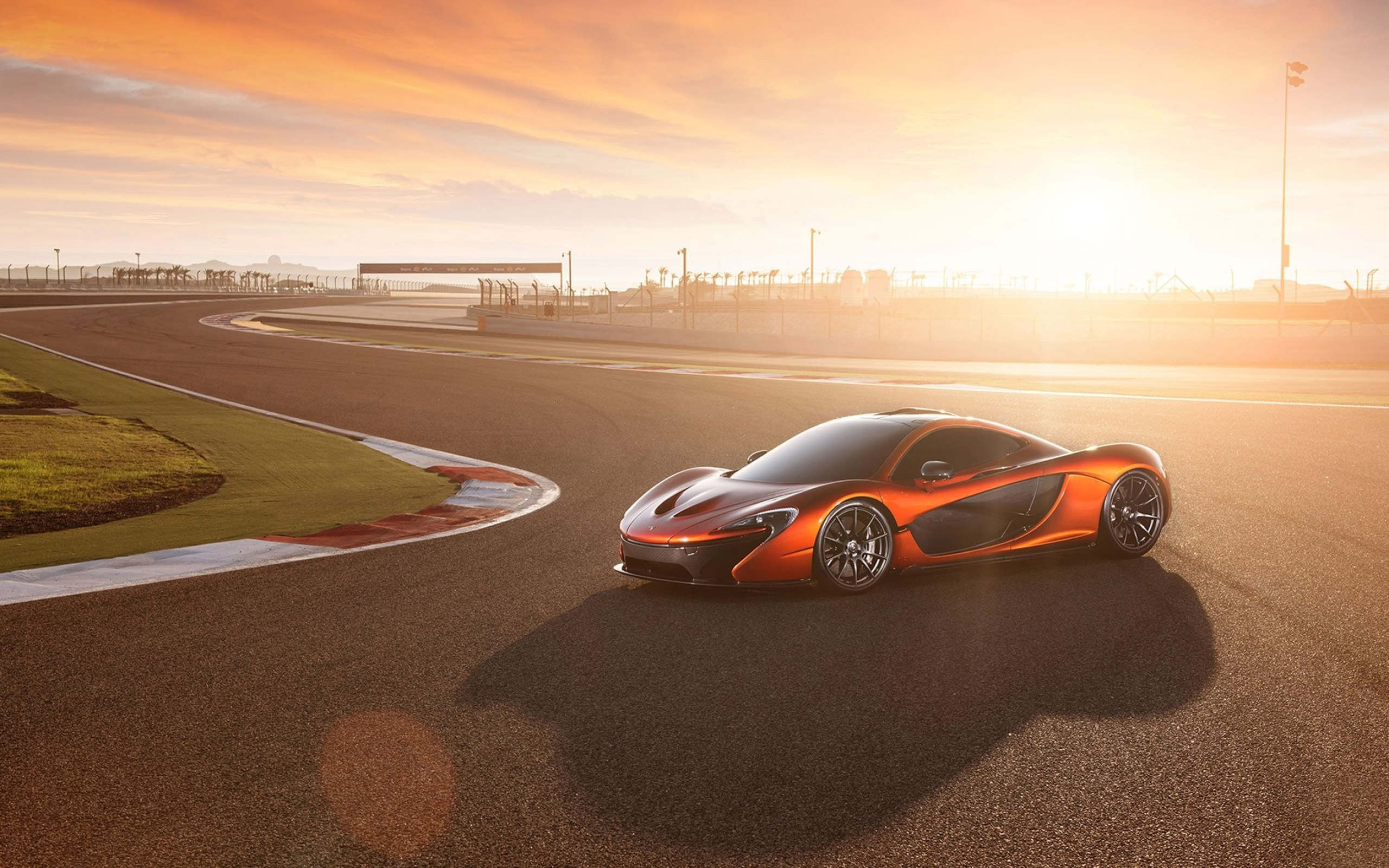 McLaren Р1, Race Tracks Wallpaper, 2560x1600 HD Desktop