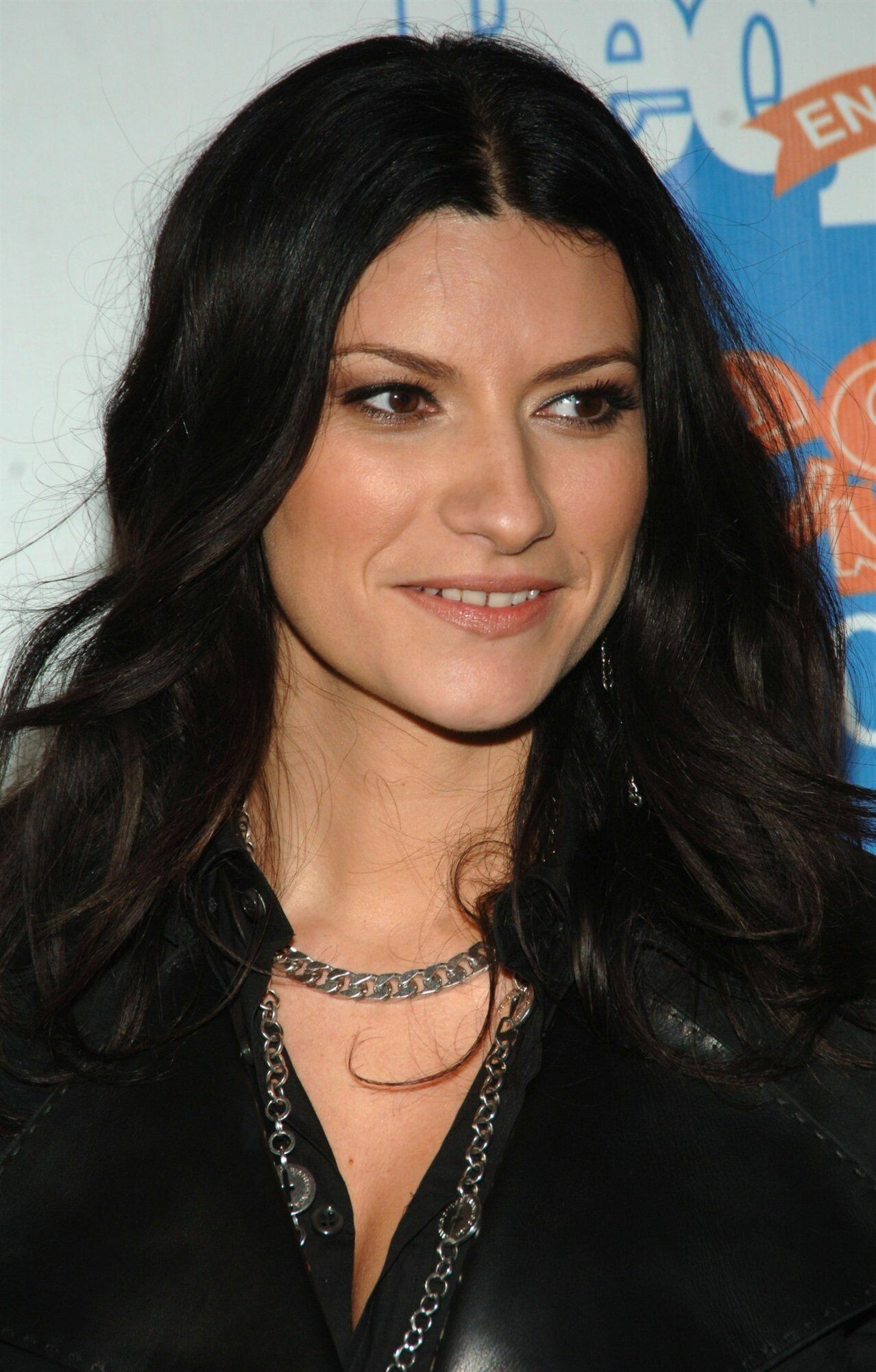 Laura Pausini, Musical inspiration, Pop singer, Creative ideas, 1280x2000 HD Phone