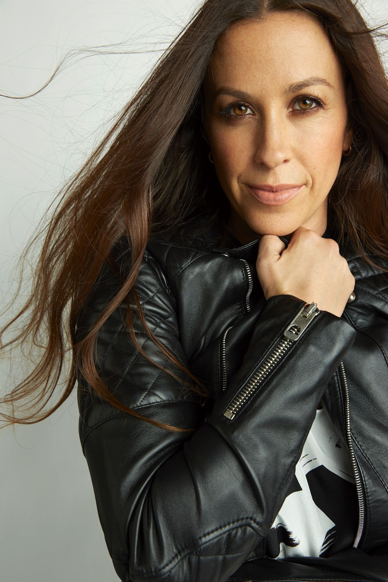 Alanis Morissette, Celebs, Canadian singer, Lyrics, 1350x2020 HD Phone