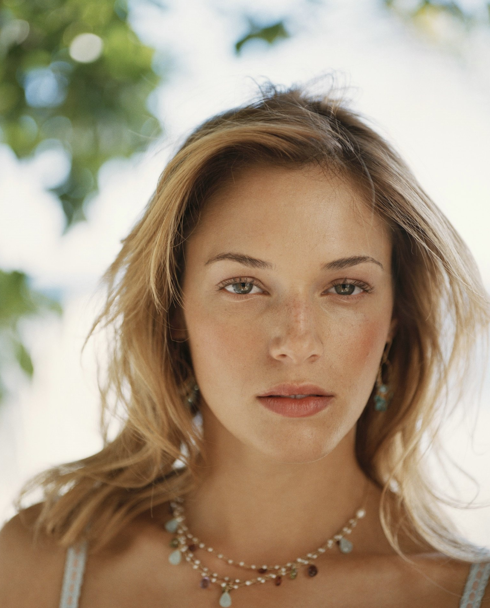 Amanda Righetti, Self photoshoot, Beautiful smile, Fanpop, 1700x2100 HD Phone