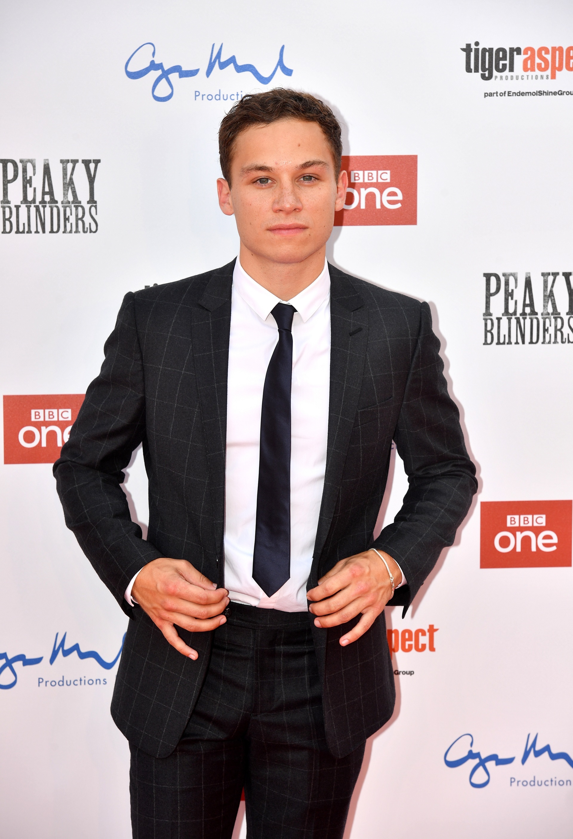 Finn Cole, Biography, Life story, 1920x2810 HD Phone