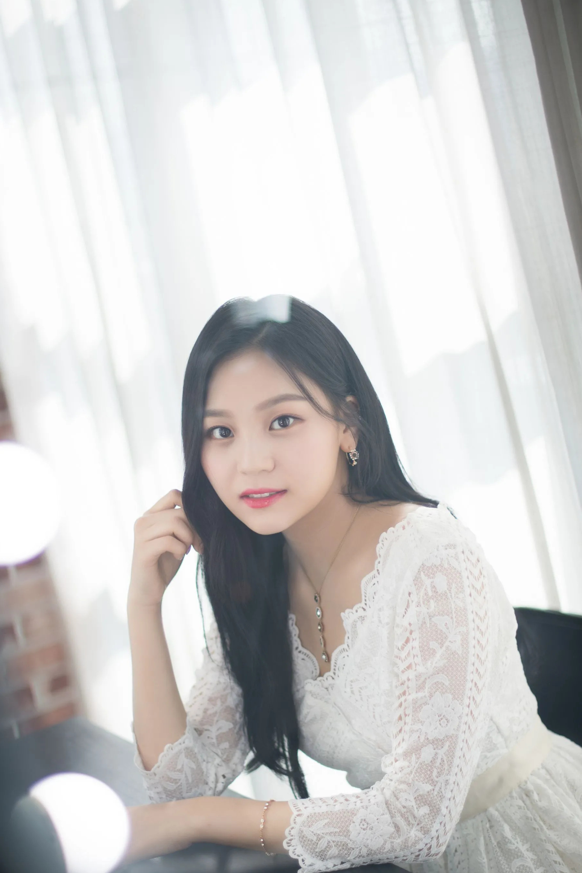 Umji, Music artist, Gfriend Umji, Christmas photoshoot, 2000x3000 HD Phone