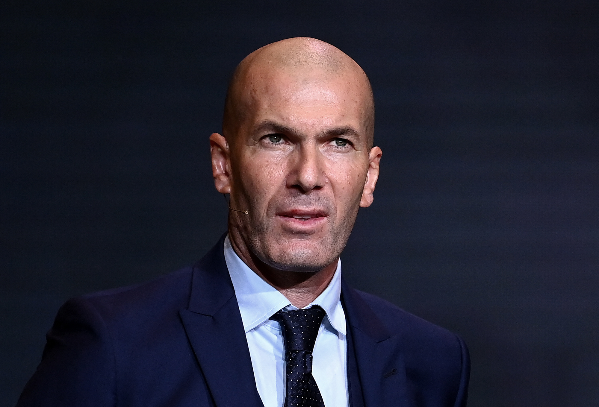 Zinedine Zidane, Navy blue suit jacket, Polka dot necktie, HD Desktop wallpaper