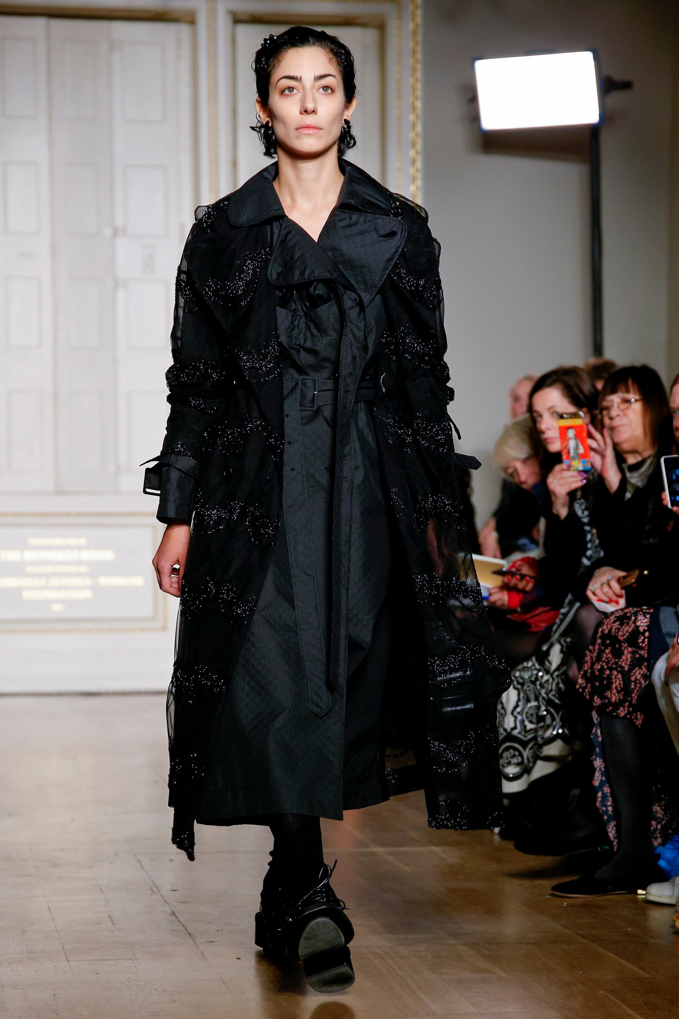 Simone Rocha, Fall 2019, New York Times, 1370x2050 HD Phone