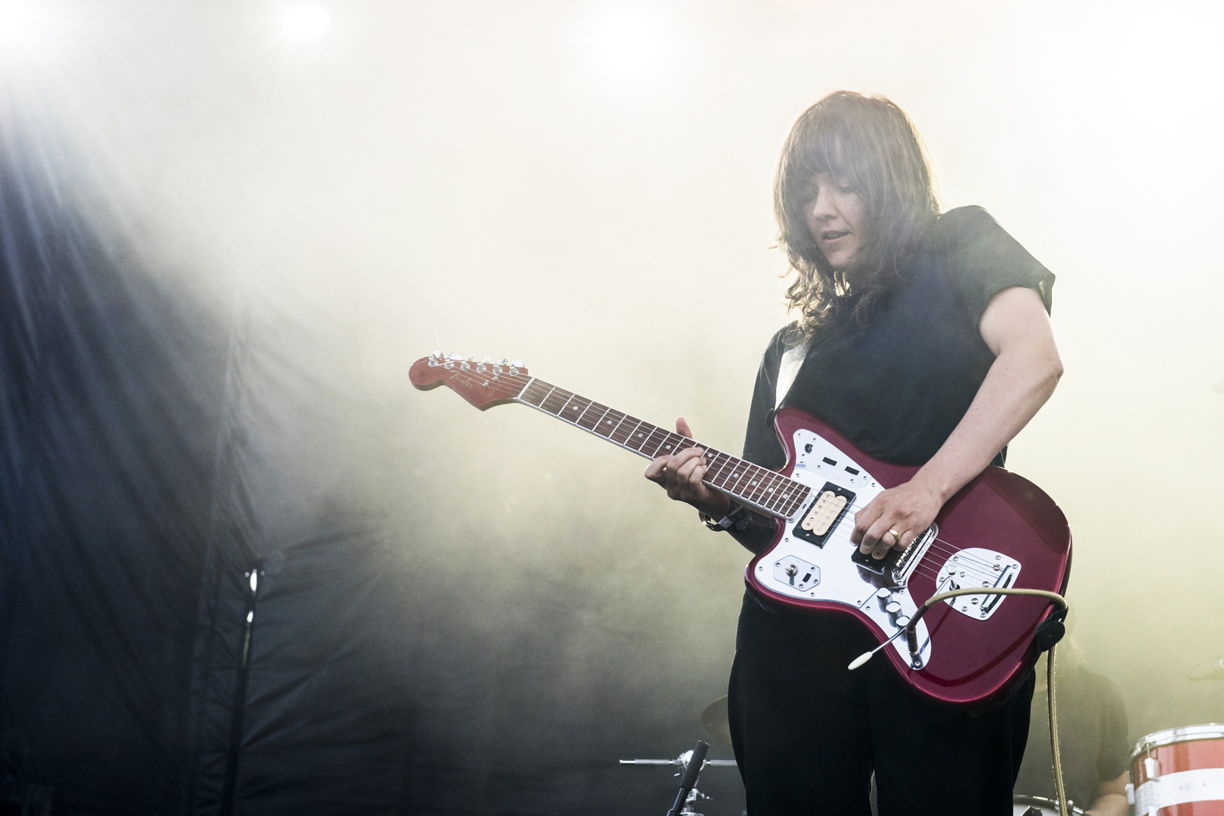 Courtney Barnett Music, Ernie Ball, 2410x1610 HD Desktop